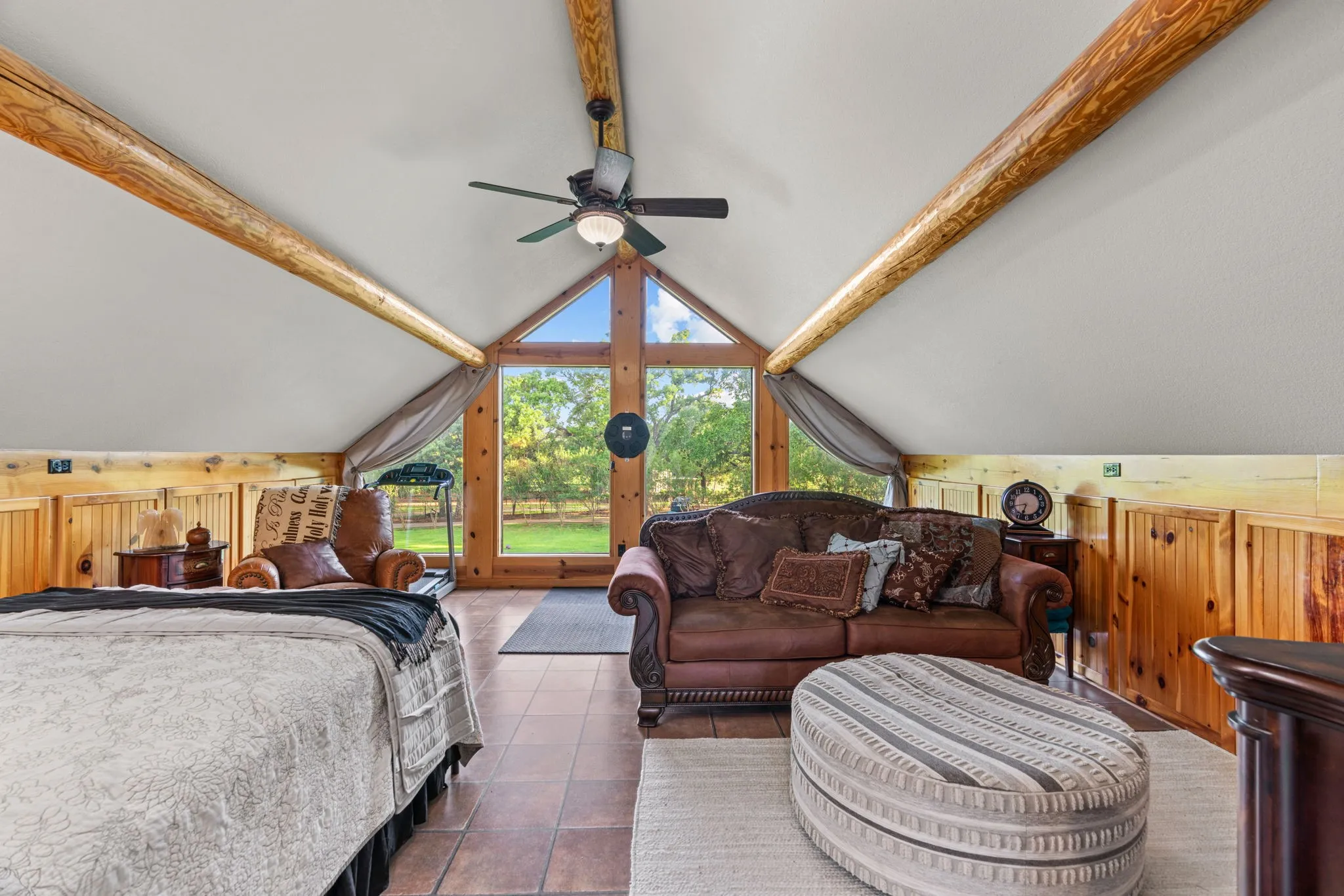 Farm For Sale in Johnson County , 9345 County Road 519, Alvarado, Texas 76009, 6 Bedroom, 7 Bathroom, 4 Garage spaces, 4,264 Sqft, built in 2000, mls#21256688, Real Estate Agent in Alvarado, Homes For Sale in Johnson county, Homes For Sale in Alvarado, Realtor in Alvarado Texas, Real Estate Brokerage Independent Realty Texas, Luminita Cordes Realtor