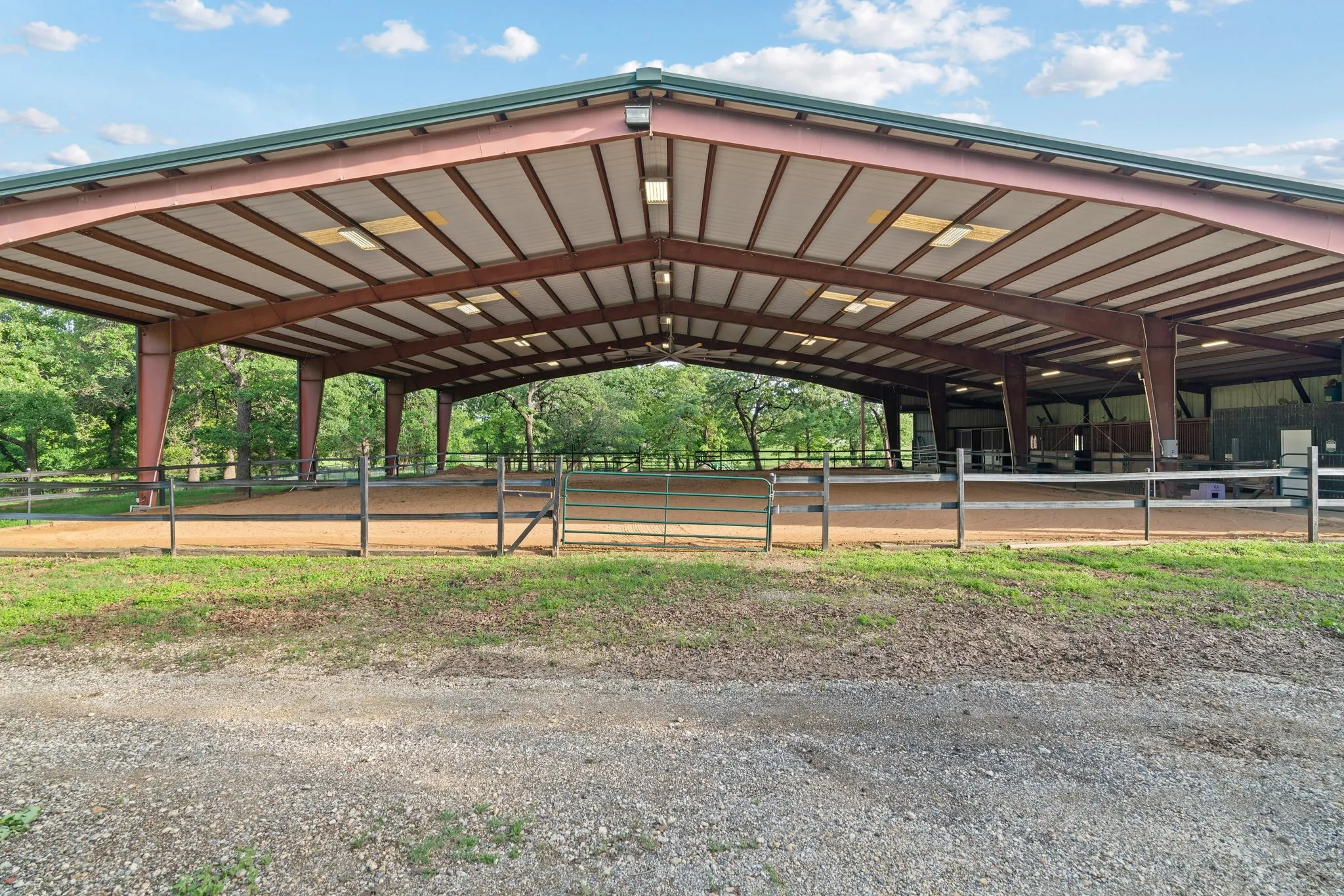 Farm For Sale in Johnson County , 9345 County Road 519, Alvarado, Texas 76009, 6 Bedroom, 7 Bathroom, 4 Garage spaces, 4,264 Sqft, built in 2000, mls#21256688, Real Estate Agent in Alvarado, Homes For Sale in Johnson county, Homes For Sale in Alvarado, Realtor in Alvarado Texas, Real Estate Brokerage Independent Realty Texas, Luminita Cordes Realtor