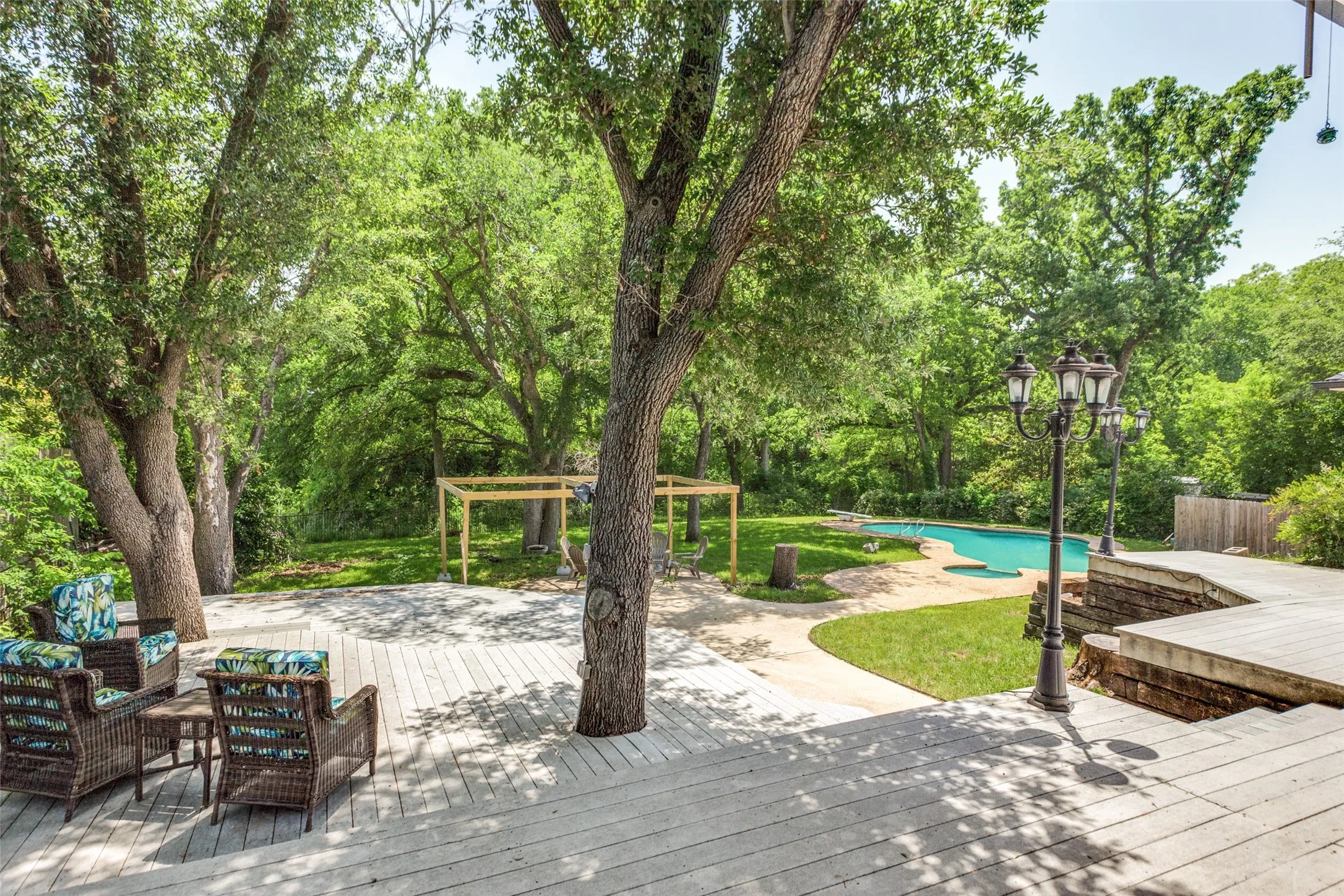 Single Family Residence For Sale in Tarrant County , 11905 Blue Creek Drive, Fort Worth, Texas 76008, 4 Bedroom, 4 Bathroom, 2 Garage spaces, 3,404 Sqft, built in 1984, Preowned, mls#21257185, Real Estate Agent in Fort Worth, Homes For Sale in Tarrant county, Homes For Sale in Fort Worth, Realtor in Fort Worth Texas, Real Estate Brokerage Independent Realty Texas, Luminita Cordes Realtor
