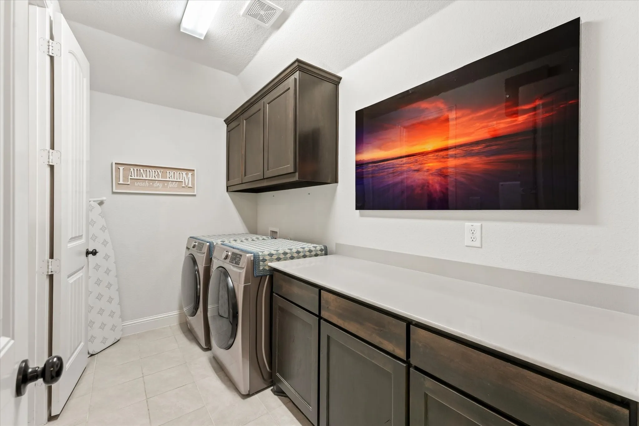 Single Family Residence For Sale in Johnson County , 3020 Capital Hill Drive, Burleson, Texas 76028, 4 Bedroom, 3 Bathroom, 2 Garage spaces, 2,886 Sqft, built in 2021, Preowned, mls#21241288, Real Estate Agent in Burleson, Homes For Sale in Johnson county, Homes For Sale in Burleson, Realtor in Burleson Texas, Real Estate Brokerage Independent Realty Texas, Luminita Cordes Realtor