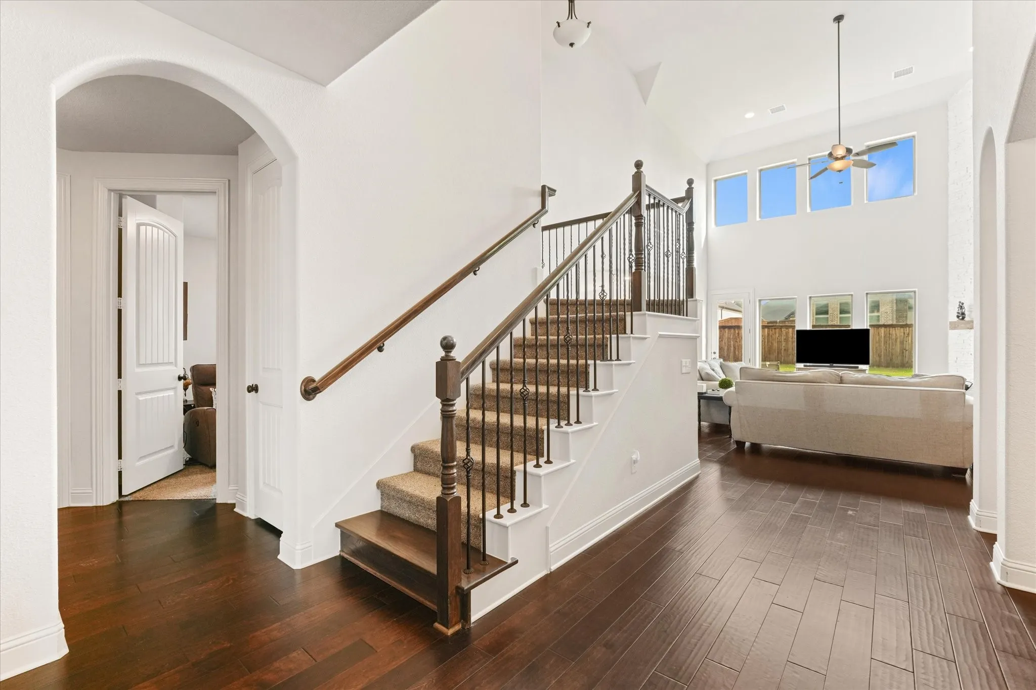 Single Family Residence For Sale in Johnson County , 3020 Capital Hill Drive, Burleson, Texas 76028, 4 Bedroom, 3 Bathroom, 2 Garage spaces, 2,886 Sqft, built in 2021, Preowned, mls#21241288, Real Estate Agent in Burleson, Homes For Sale in Johnson county, Homes For Sale in Burleson, Realtor in Burleson Texas, Real Estate Brokerage Independent Realty Texas, Luminita Cordes Realtor
