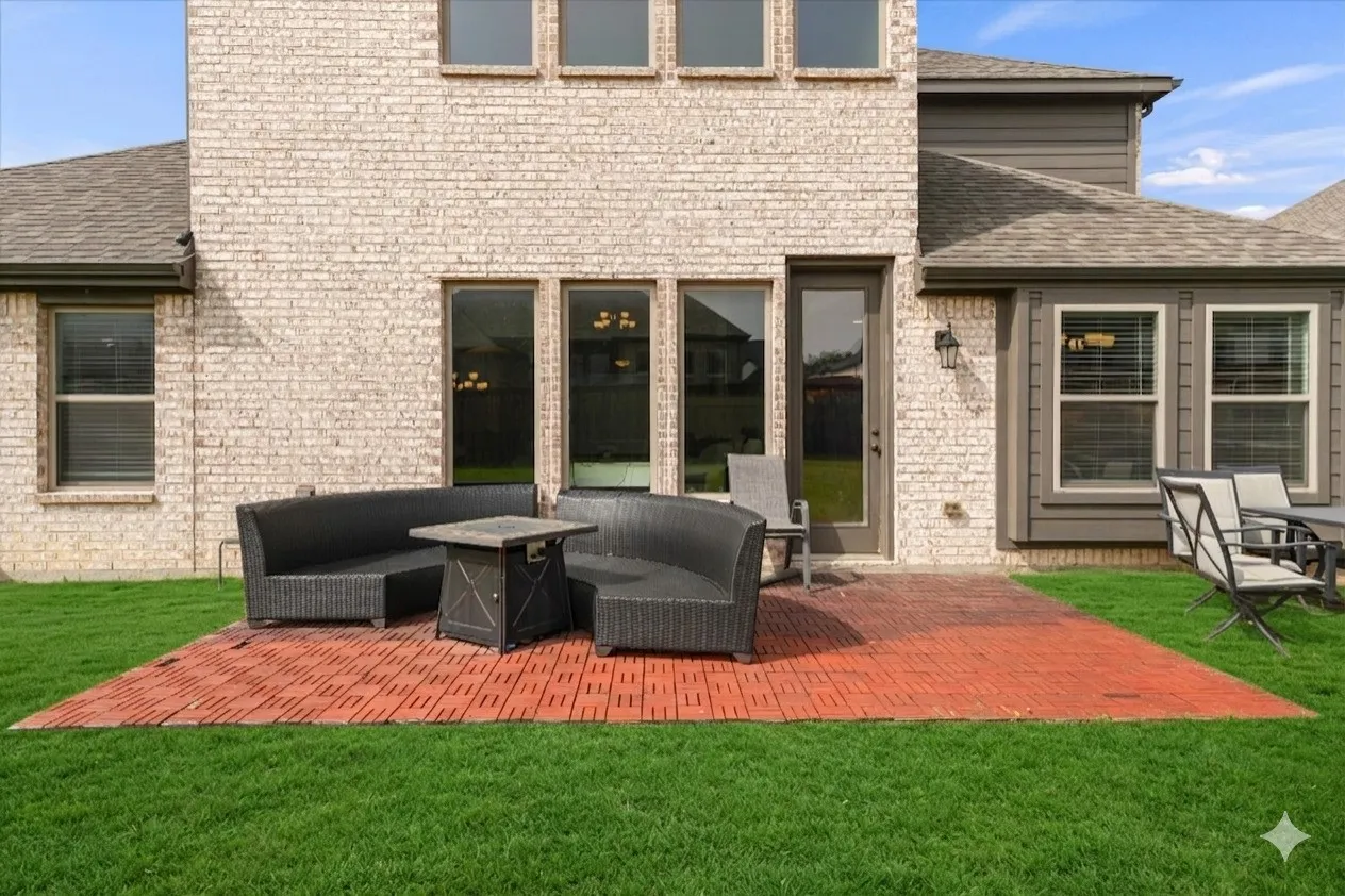Single Family Residence For Sale in Johnson County , 3020 Capital Hill Drive, Burleson, Texas 76028, 4 Bedroom, 3 Bathroom, 2 Garage spaces, 2,886 Sqft, built in 2021, Preowned, mls#21241288, Real Estate Agent in Burleson, Homes For Sale in Johnson county, Homes For Sale in Burleson, Realtor in Burleson Texas, Real Estate Brokerage Independent Realty Texas, Luminita Cordes Realtor