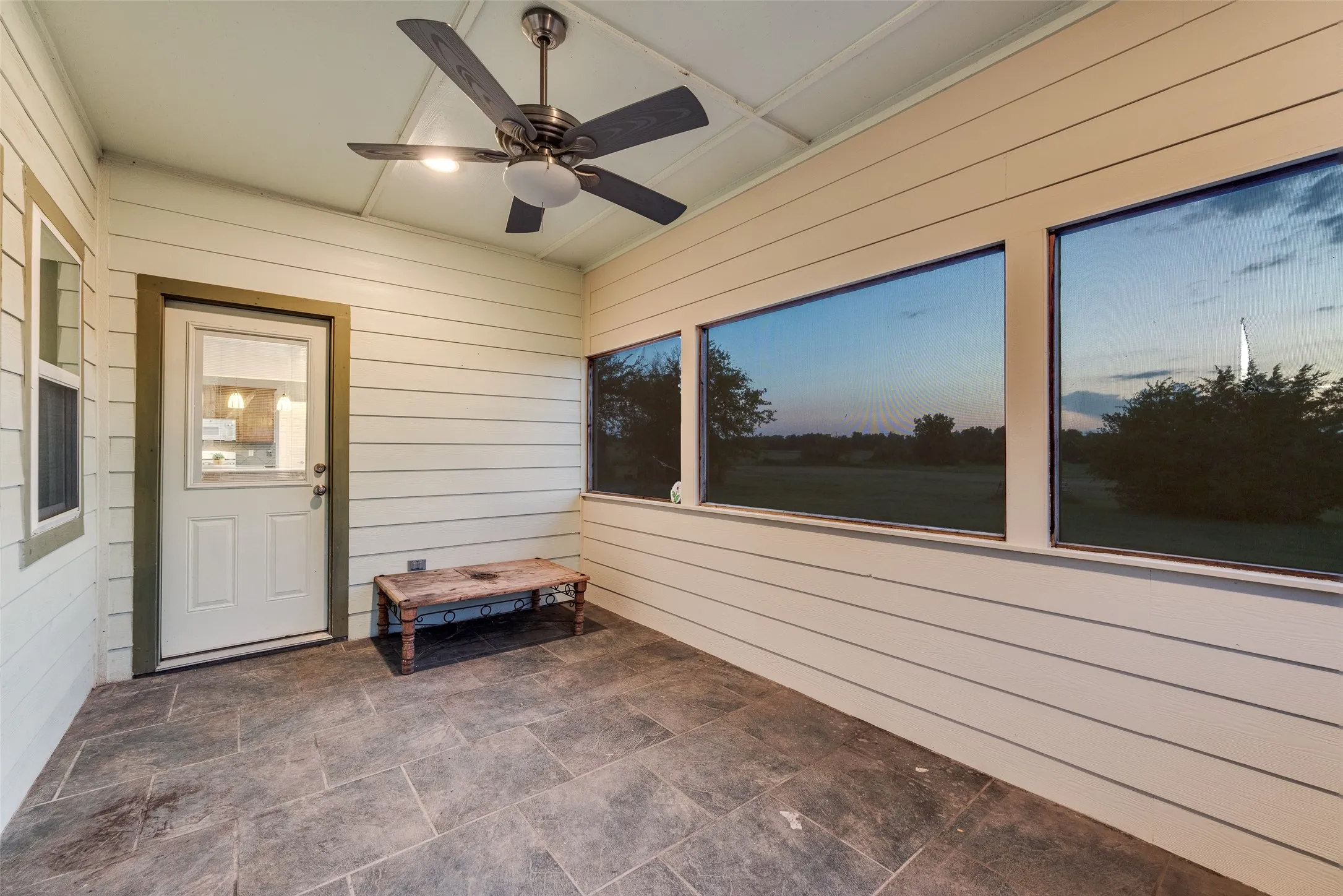 Single Family Residence For Sale in Fannin County , TBD Lot 1 County Road 4725, Leonard, Texas 75452, 2 Bedroom, 2 Bathroom, 2 Garage spaces, 1,500 Sqft, built in 2008, Preowned, Price $597,040, mls#21257143, Real Estate Agent in Leonard, Homes For Sale in Fannin county, Homes For Sale in Leonard, Realtor in Leonard Texas, Real Estate Brokerage Independent Realty Texas, Luminita Cordes Realtor