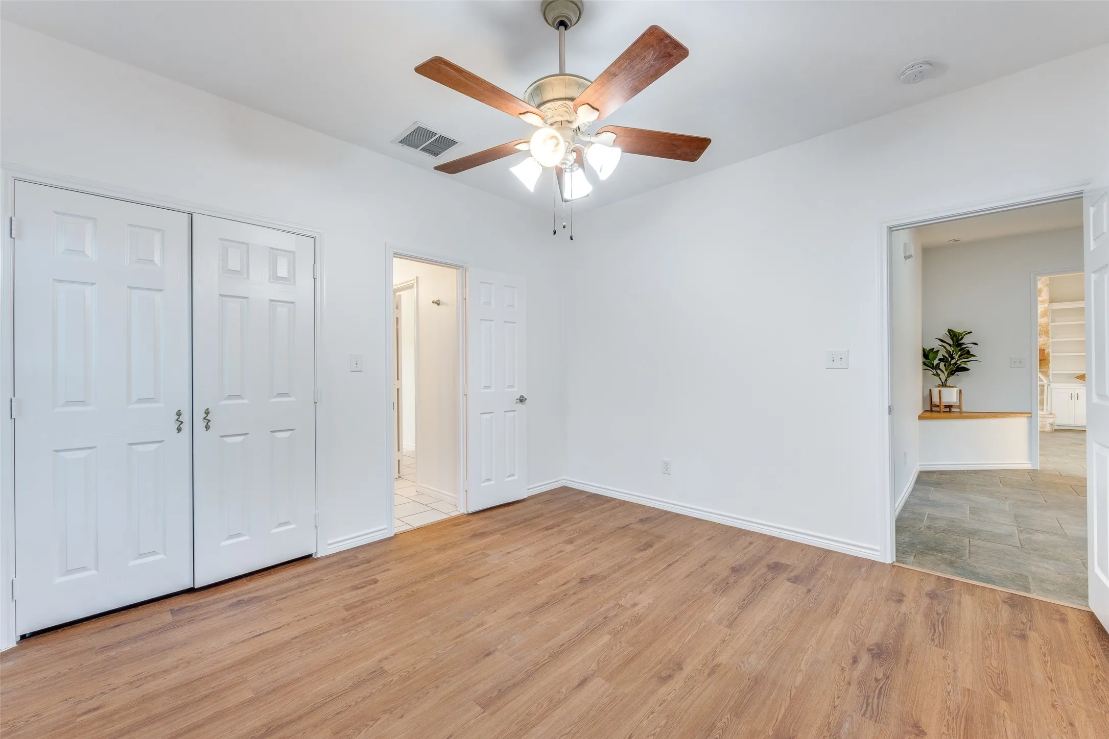 Single Family Residence For Sale in Fannin County , TBD Lot 1 County Road 4725, Leonard, Texas 75452, 2 Bedroom, 2 Bathroom, 2 Garage spaces, 1,500 Sqft, built in 2008, Preowned, Price $597,040, mls#21257143, Real Estate Agent in Leonard, Homes For Sale in Fannin county, Homes For Sale in Leonard, Realtor in Leonard Texas, Real Estate Brokerage Independent Realty Texas, Luminita Cordes Realtor