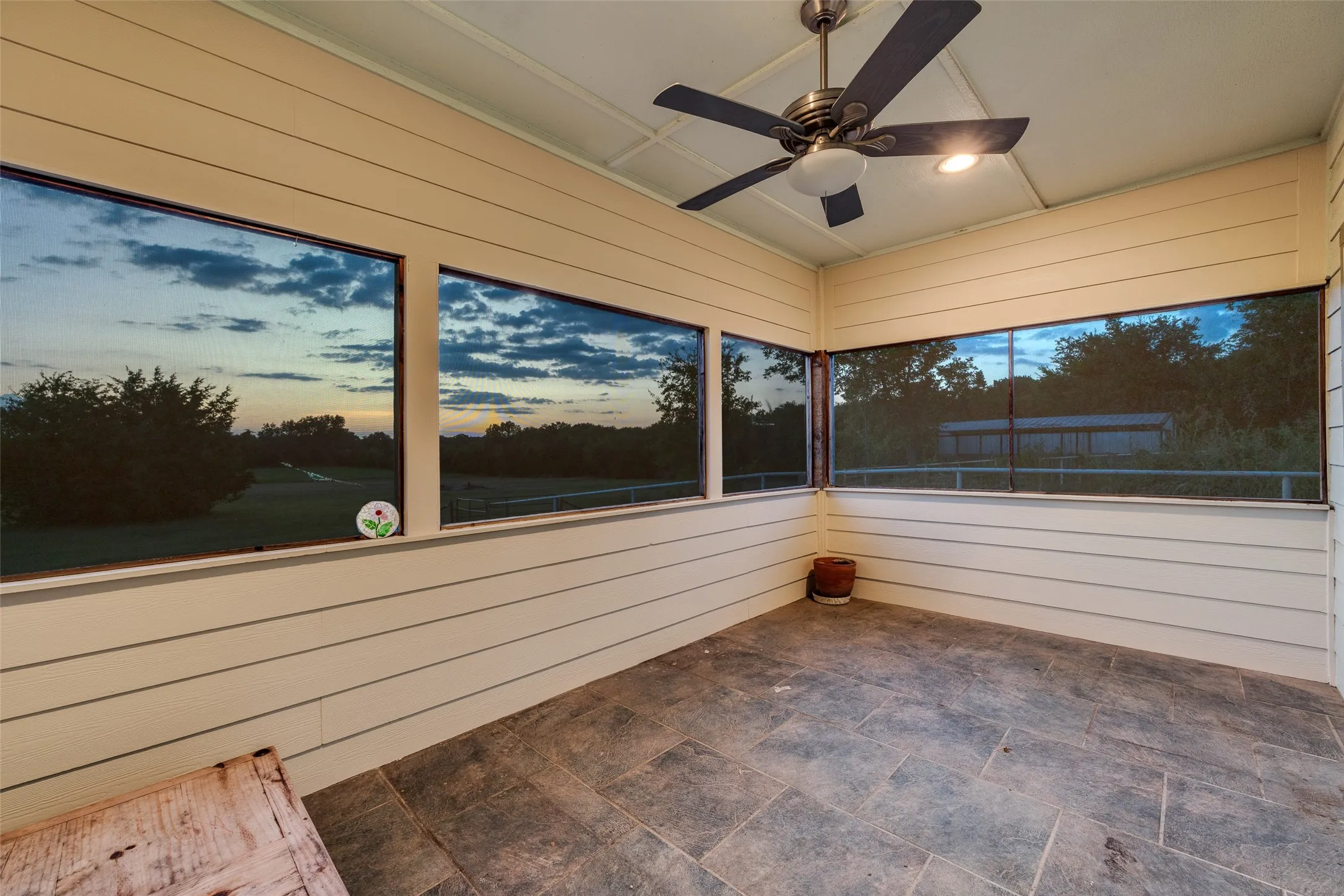 Single Family Residence For Sale in Fannin County , TBD Lot 1 County Road 4725, Leonard, Texas 75452, 2 Bedroom, 2 Bathroom, 2 Garage spaces, 1,500 Sqft, built in 2008, Preowned, Price $597,040, mls#21257143, Real Estate Agent in Leonard, Homes For Sale in Fannin county, Homes For Sale in Leonard, Realtor in Leonard Texas, Real Estate Brokerage Independent Realty Texas, Luminita Cordes Realtor