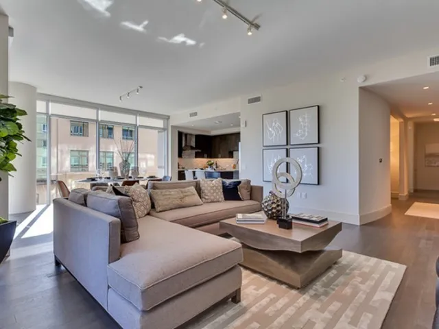 MODEL HOME!