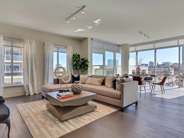 MODEL HOME!