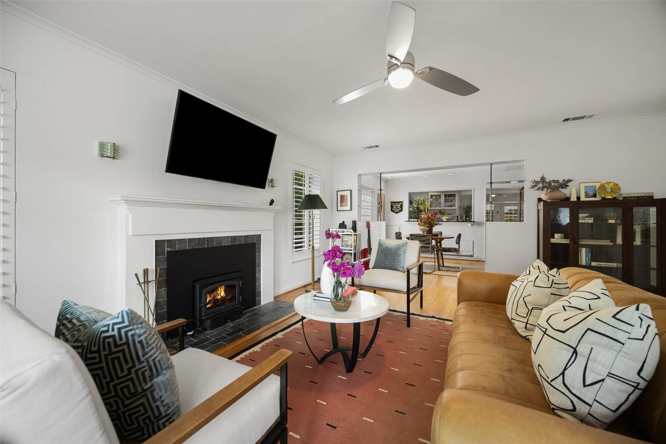 Single Family Residence For Sale in Dallas County , 6133 Kenwood Avenue, Dallas, Texas 75214, 2 Bedrooms, 3 Bathrooms, 1 Garage spaces, 1,871 Sqft, built in 1942, Preowned, Price $780,000, mls#21255975, Real Estate Agent in Dallas, Homes For Sale in Dallas county, Homes For Sale in Dallas, Realtor in Dallas Texas, Real Estate Brokerage Independent Realty Texas, Luminita Cordes Realtor