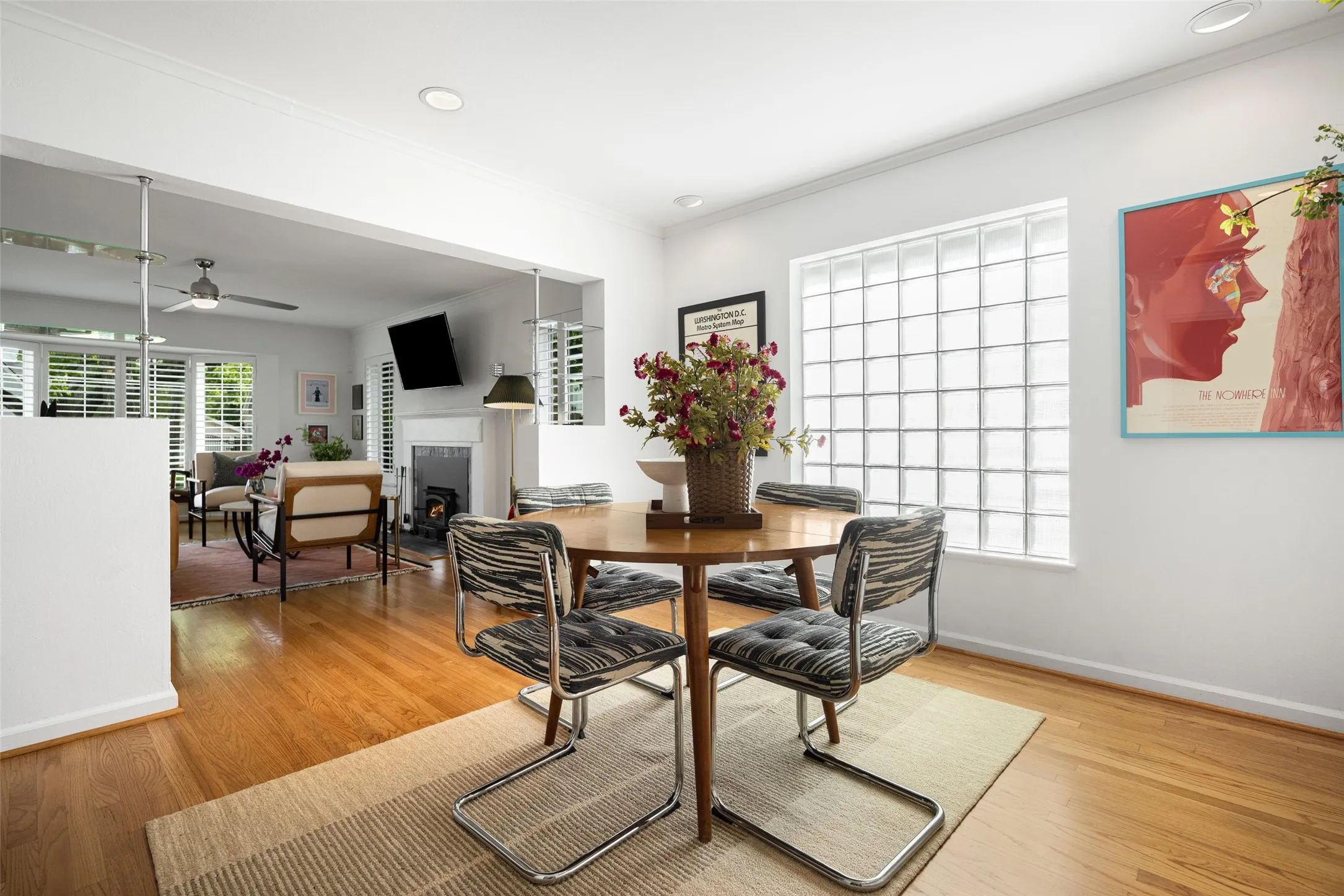 Single Family Residence For Sale in Dallas County , 6133 Kenwood Avenue, Dallas, Texas 75214, 2 Bedrooms, 3 Bathrooms, 1 Garage spaces, 1,871 Sqft, built in 1942, Preowned, Price $780,000, mls#21255975, Real Estate Agent in Dallas, Homes For Sale in Dallas county, Homes For Sale in Dallas, Realtor in Dallas Texas, Real Estate Brokerage Independent Realty Texas, Luminita Cordes Realtor