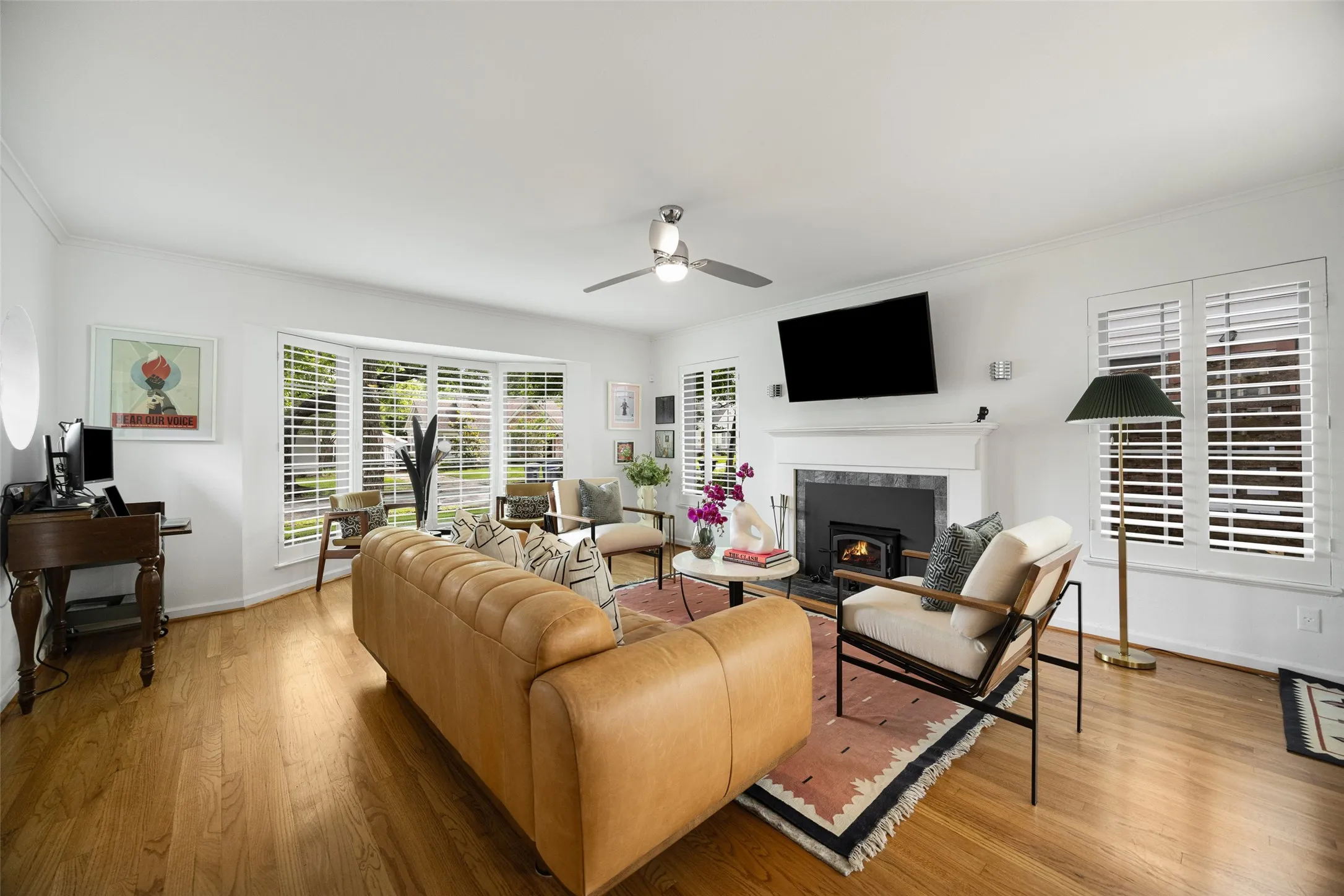 Single Family Residence For Sale in Dallas County , 6133 Kenwood Avenue, Dallas, Texas 75214, 2 Bedrooms, 3 Bathrooms, 1 Garage spaces, 1,871 Sqft, built in 1942, Preowned, Price $780,000, mls#21255975, Real Estate Agent in Dallas, Homes For Sale in Dallas county, Homes For Sale in Dallas, Realtor in Dallas Texas, Real Estate Brokerage Independent Realty Texas, Luminita Cordes Realtor