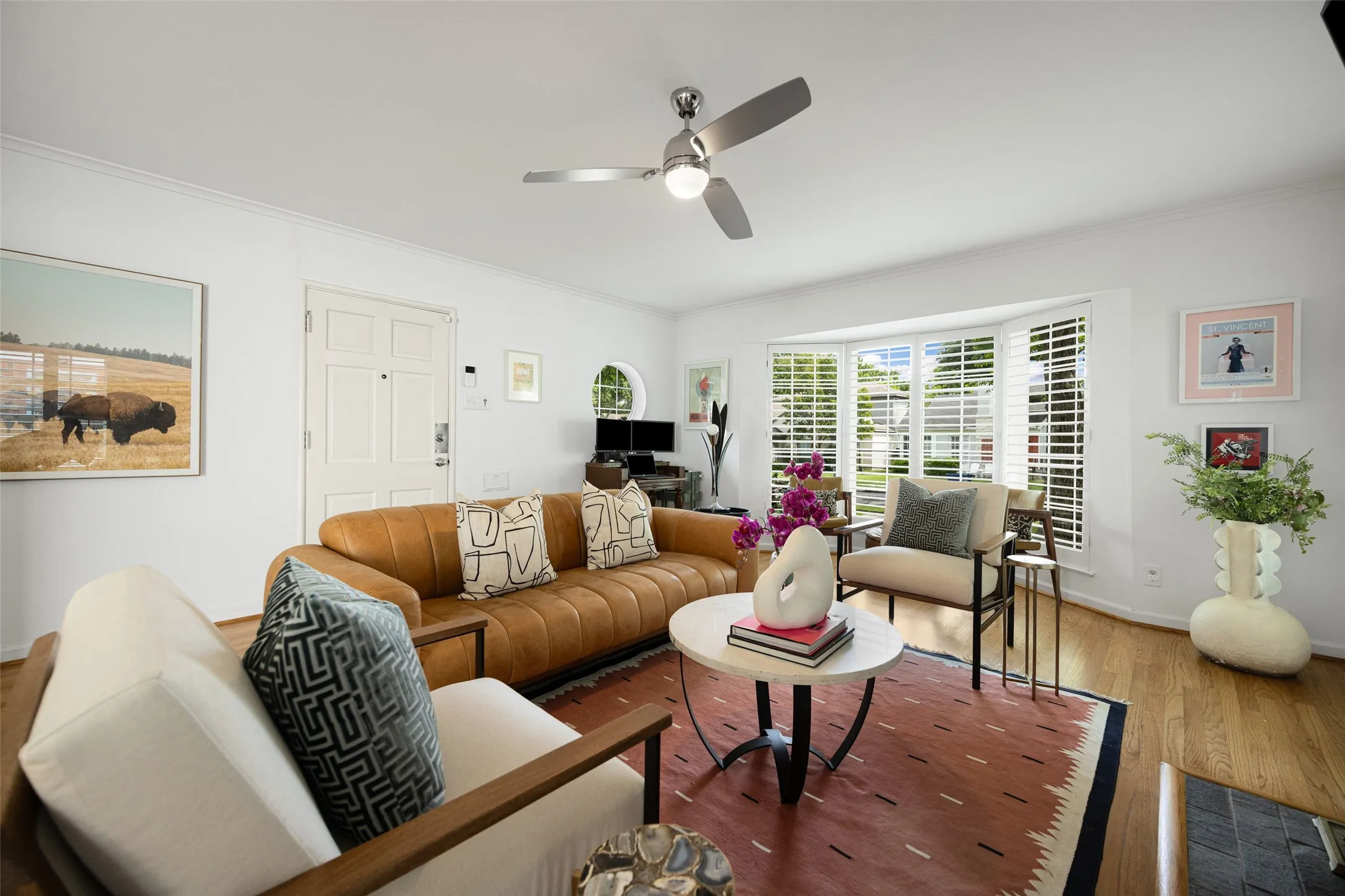 Single Family Residence For Sale in Dallas County , 6133 Kenwood Avenue, Dallas, Texas 75214, 2 Bedrooms, 3 Bathrooms, 1 Garage spaces, 1,871 Sqft, built in 1942, Preowned, Price $780,000, mls#21255975, Real Estate Agent in Dallas, Homes For Sale in Dallas county, Homes For Sale in Dallas, Realtor in Dallas Texas, Real Estate Brokerage Independent Realty Texas, Luminita Cordes Realtor