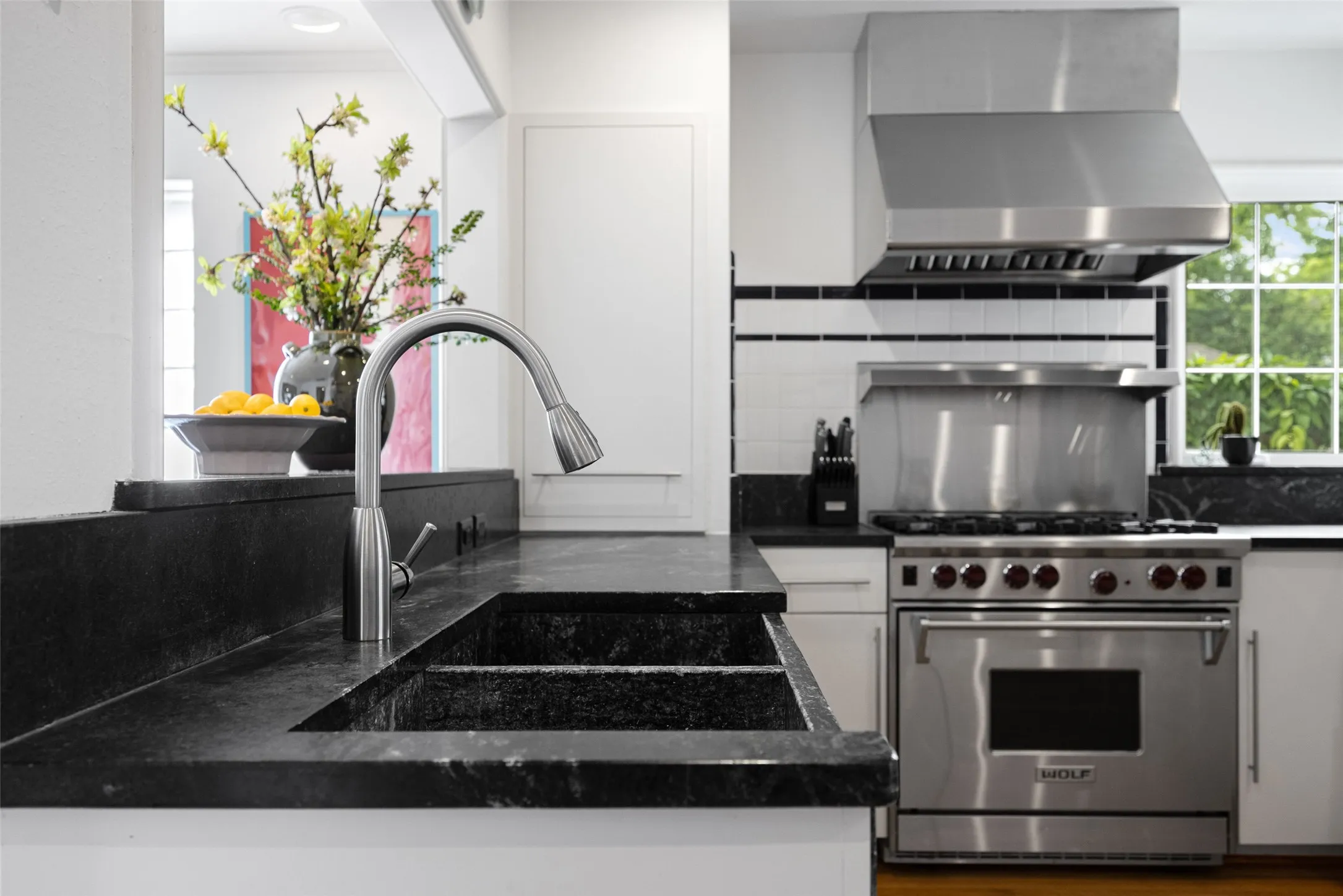 Single Family Residence For Sale in Dallas County , 6133 Kenwood Avenue, Dallas, Texas 75214, 2 Bedrooms, 3 Bathrooms, 1 Garage spaces, 1,871 Sqft, built in 1942, Preowned, Price $780,000, mls#21255975, Real Estate Agent in Dallas, Homes For Sale in Dallas county, Homes For Sale in Dallas, Realtor in Dallas Texas, Real Estate Brokerage Independent Realty Texas, Luminita Cordes Realtor