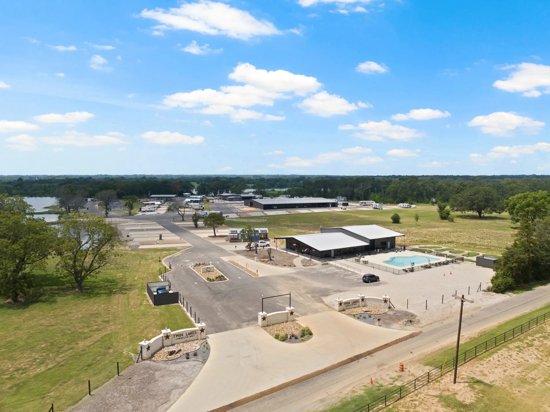 Mobile Home For Sale in Titus County , 50 CR 5227 124, Mt Pleasant, Texas 75455, 1 Bedroom, 1 Bathroom, Garage spaces, 399 Sqft, built in 2024, mls#21257199, Real Estate Agent in Mt Pleasant, Homes For Sale in Titus county, Homes For Sale in Mt Pleasant, Realtor in Mt Pleasant Texas, Real Estate Brokerage Independent Realty Texas, Luminita Cordes Realtor