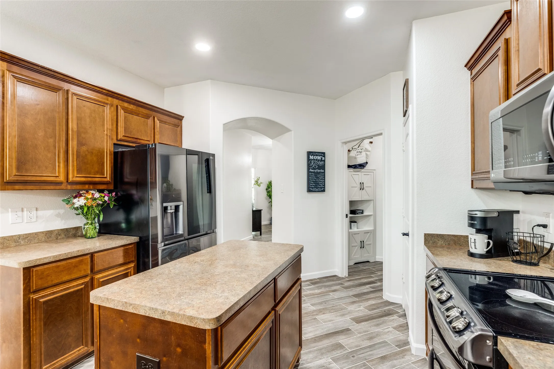 Single Family Residence For Sale in Collin County , 1800 Rodeo Drive, Anna, Texas 75409, 4 Bedroom, 3 Bathroom, 2 Garage spaces, 2,528 Sqft, built in 2012, Preowned, mls#21256219, Real Estate Agent in Anna, Homes For Sale in Collin county, Homes For Sale in Anna, Realtor in Anna Texas, Real Estate Brokerage Independent Realty Texas, Luminita Cordes Realtor