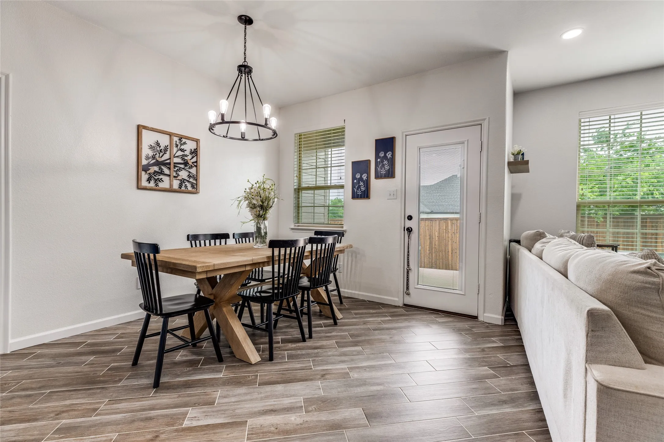 Single Family Residence For Sale in Collin County , 1800 Rodeo Drive, Anna, Texas 75409, 4 Bedroom, 3 Bathroom, 2 Garage spaces, 2,528 Sqft, built in 2012, Preowned, mls#21256219, Real Estate Agent in Anna, Homes For Sale in Collin county, Homes For Sale in Anna, Realtor in Anna Texas, Real Estate Brokerage Independent Realty Texas, Luminita Cordes Realtor