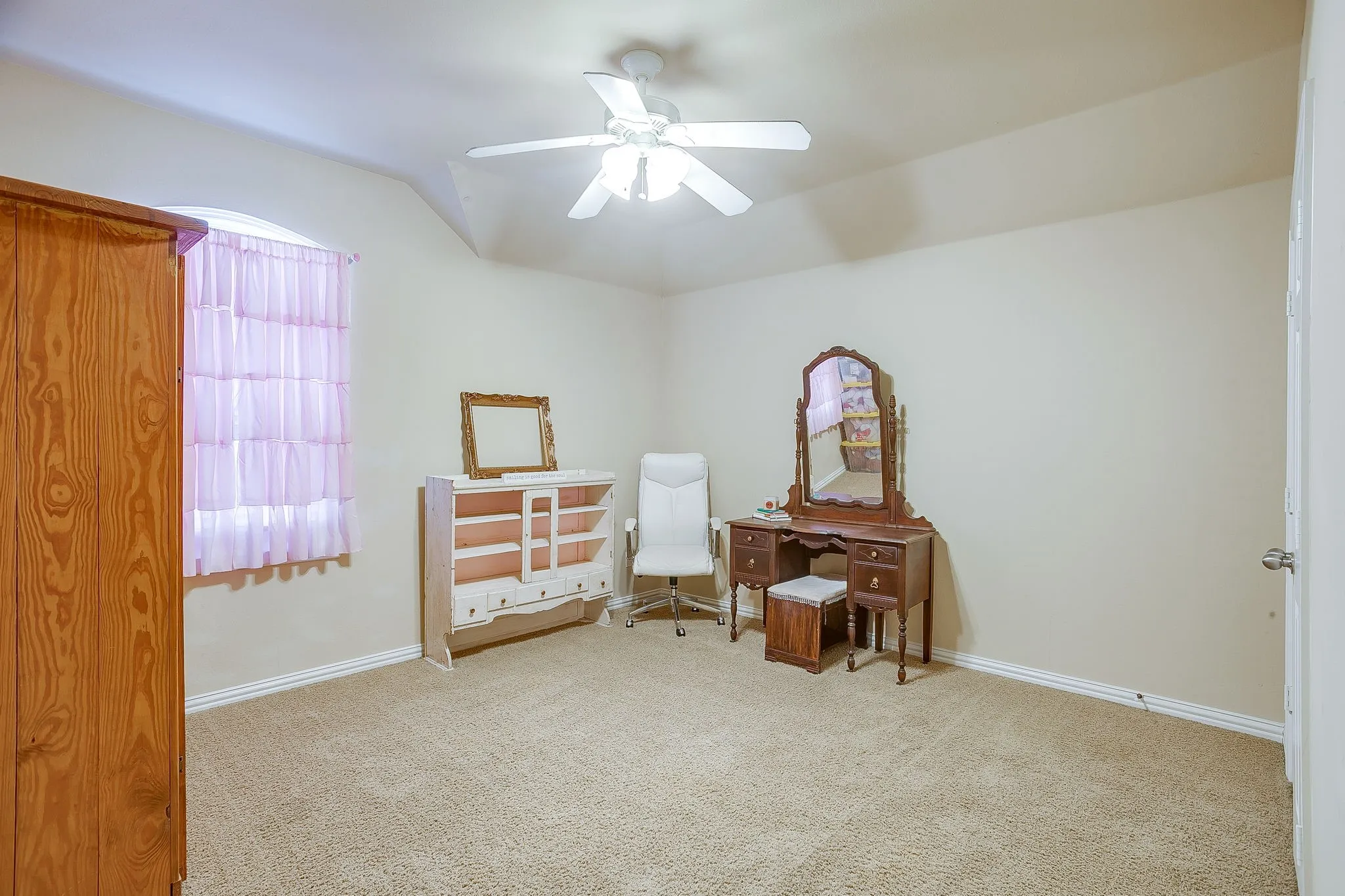Single Family Residence For Sale in Johnson County , 2952 Masters Court S, Burleson, Texas 76028, 4 Bedroom, 4 Bathroom, 3 Garage spaces, 3,341 Sqft, built in 2004, Price $530,000, mls#21257073, Real Estate Agent in Burleson, Homes For Sale in Johnson county, Homes For Sale in Burleson, Realtor in Burleson Texas, Real Estate Brokerage Independent Realty Texas, Luminita Cordes Realtor