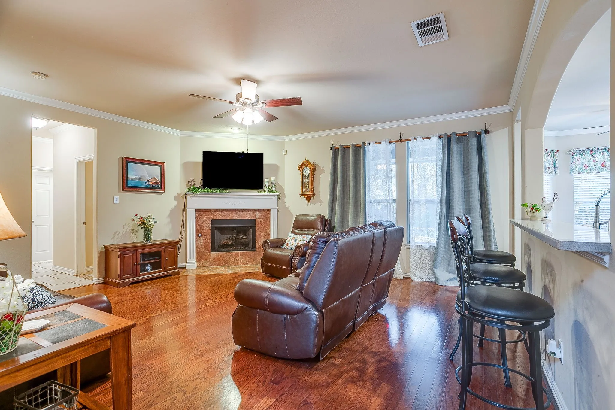 Single Family Residence For Sale in Johnson County , 2952 Masters Court S, Burleson, Texas 76028, 4 Bedroom, 4 Bathroom, 3 Garage spaces, 3,341 Sqft, built in 2004, Price $530,000, mls#21257073, Real Estate Agent in Burleson, Homes For Sale in Johnson county, Homes For Sale in Burleson, Realtor in Burleson Texas, Real Estate Brokerage Independent Realty Texas, Luminita Cordes Realtor