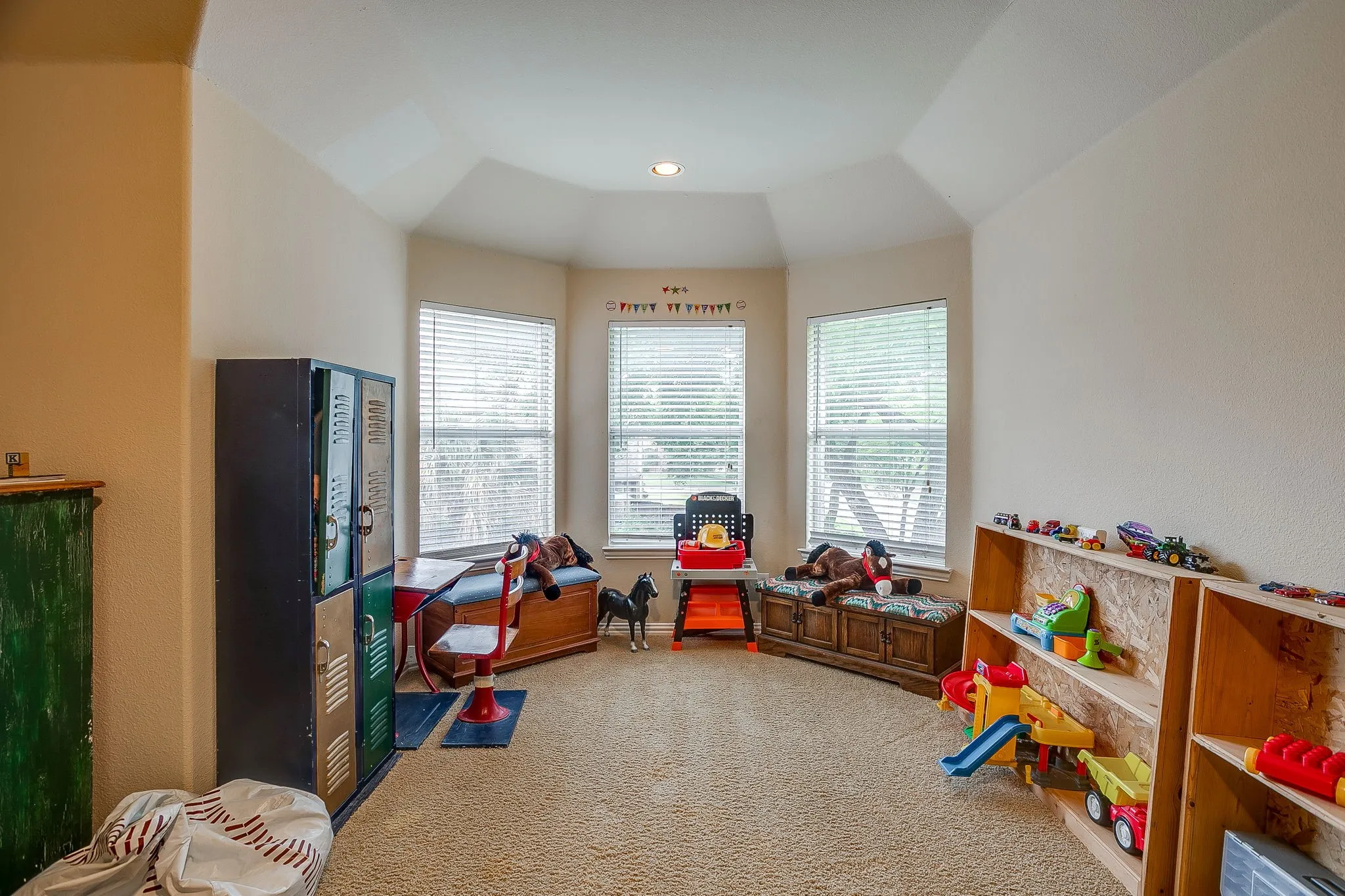 Single Family Residence For Sale in Johnson County , 2952 Masters Court S, Burleson, Texas 76028, 4 Bedroom, 4 Bathroom, 3 Garage spaces, 3,341 Sqft, built in 2004, Price $530,000, mls#21257073, Real Estate Agent in Burleson, Homes For Sale in Johnson county, Homes For Sale in Burleson, Realtor in Burleson Texas, Real Estate Brokerage Independent Realty Texas, Luminita Cordes Realtor