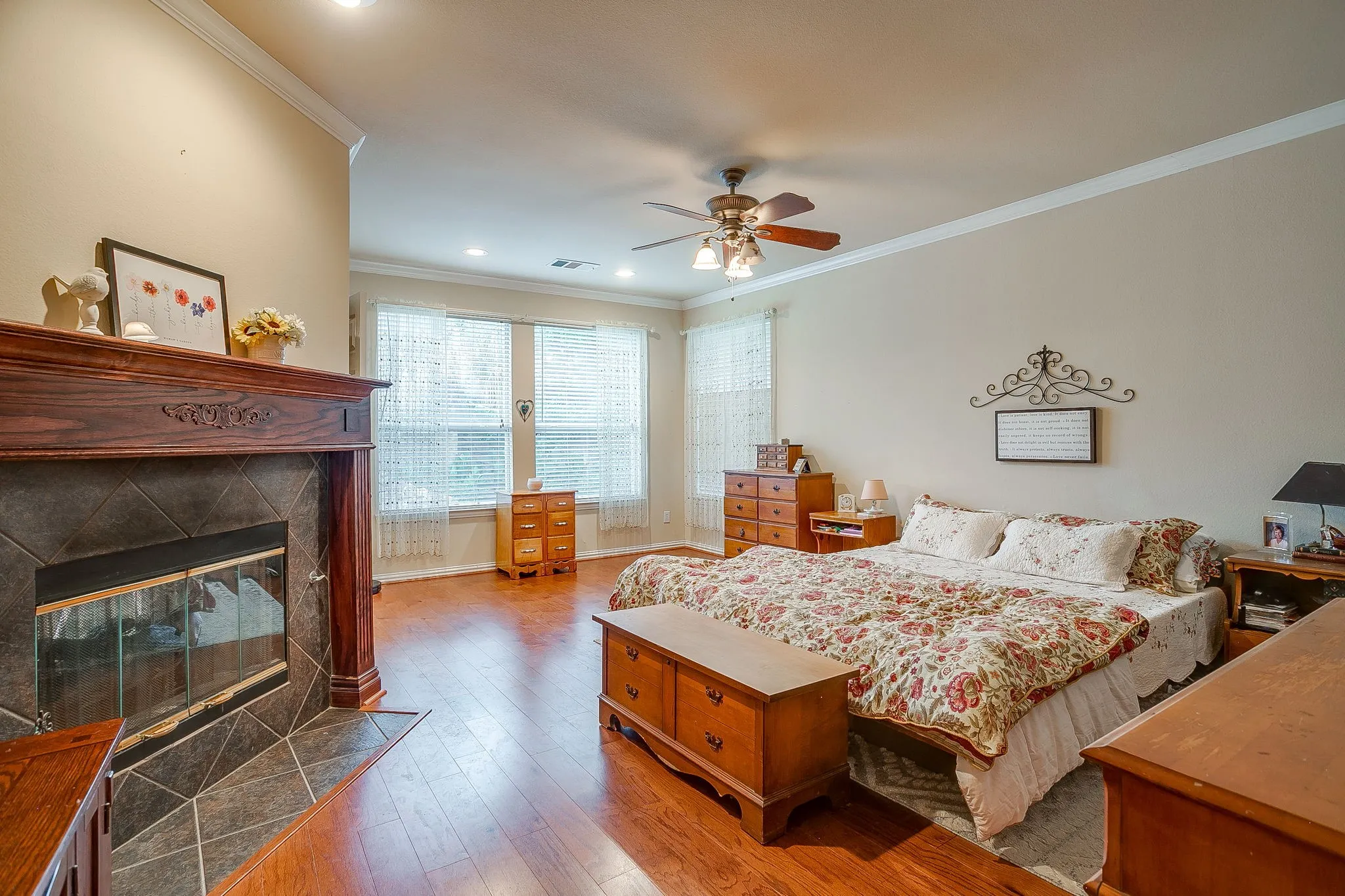 Single Family Residence For Sale in Johnson County , 2952 Masters Court S, Burleson, Texas 76028, 4 Bedroom, 4 Bathroom, 3 Garage spaces, 3,341 Sqft, built in 2004, Price $530,000, mls#21257073, Real Estate Agent in Burleson, Homes For Sale in Johnson county, Homes For Sale in Burleson, Realtor in Burleson Texas, Real Estate Brokerage Independent Realty Texas, Luminita Cordes Realtor
