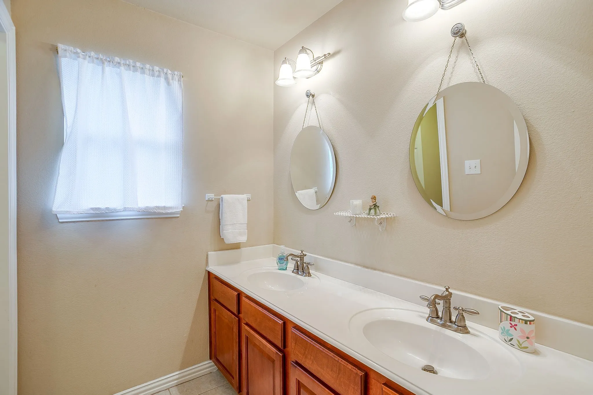 Single Family Residence For Sale in Johnson County , 2952 Masters Court S, Burleson, Texas 76028, 4 Bedroom, 4 Bathroom, 3 Garage spaces, 3,341 Sqft, built in 2004, Price $530,000, mls#21257073, Real Estate Agent in Burleson, Homes For Sale in Johnson county, Homes For Sale in Burleson, Realtor in Burleson Texas, Real Estate Brokerage Independent Realty Texas, Luminita Cordes Realtor