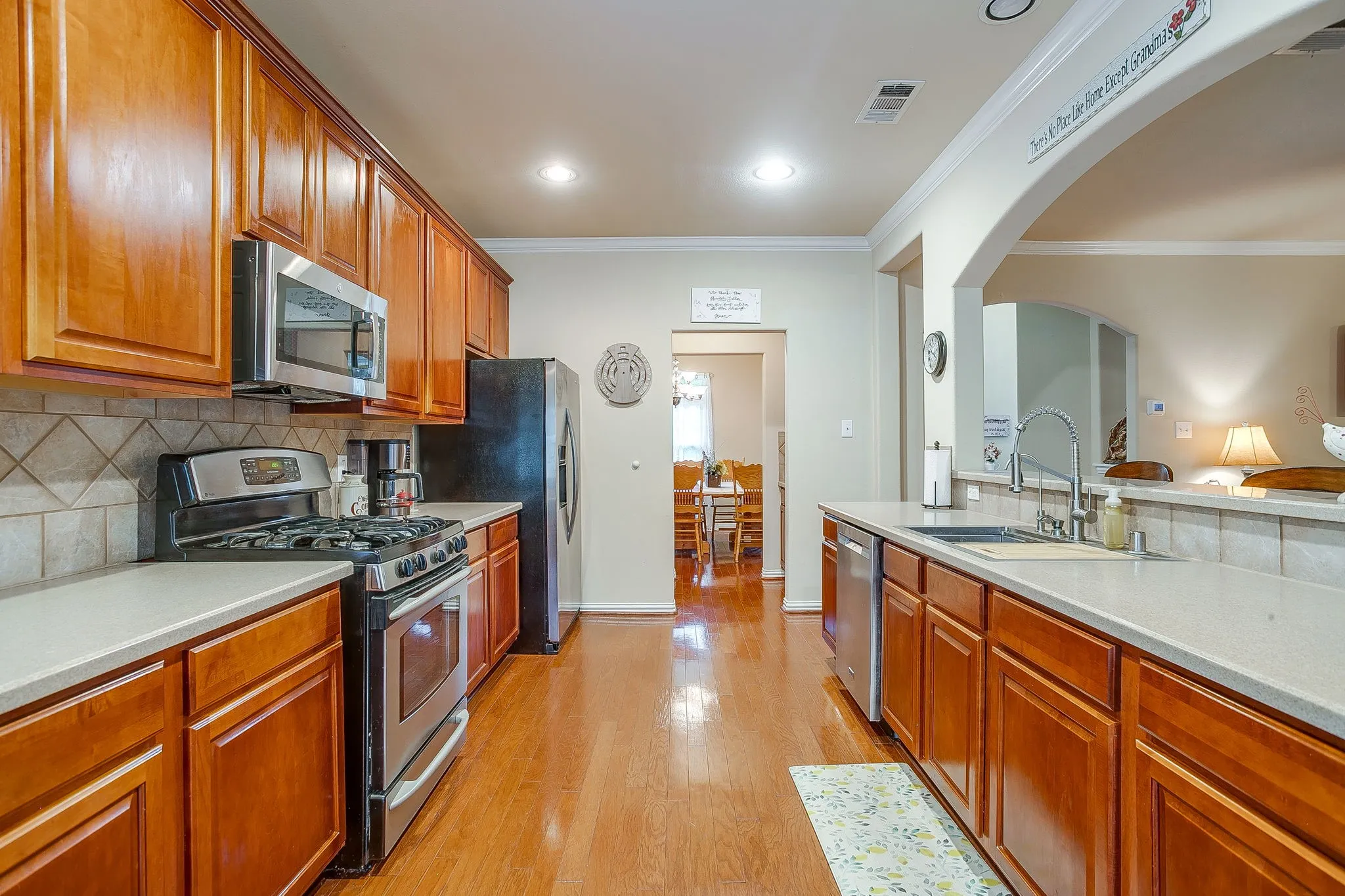 Single Family Residence For Sale in Johnson County , 2952 Masters Court S, Burleson, Texas 76028, 4 Bedroom, 4 Bathroom, 3 Garage spaces, 3,341 Sqft, built in 2004, Price $530,000, mls#21257073, Real Estate Agent in Burleson, Homes For Sale in Johnson county, Homes For Sale in Burleson, Realtor in Burleson Texas, Real Estate Brokerage Independent Realty Texas, Luminita Cordes Realtor