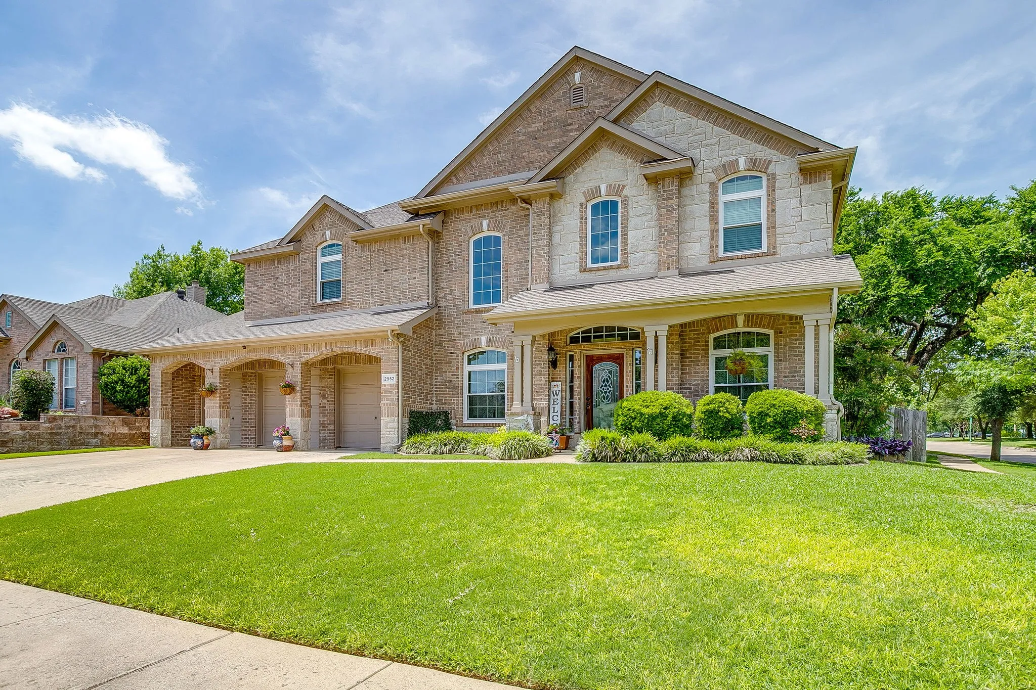 Single Family Residence For Sale in Johnson County , 2952 Masters Court S, Burleson, Texas 76028, 4 Bedroom, 4 Bathroom, 3 Garage spaces, 3,341 Sqft, built in 2004, Price $530,000, mls#21257073, Real Estate Agent in Burleson, Homes For Sale in Johnson county, Homes For Sale in Burleson, Realtor in Burleson Texas, Real Estate Brokerage Independent Realty Texas, Luminita Cordes Realtor