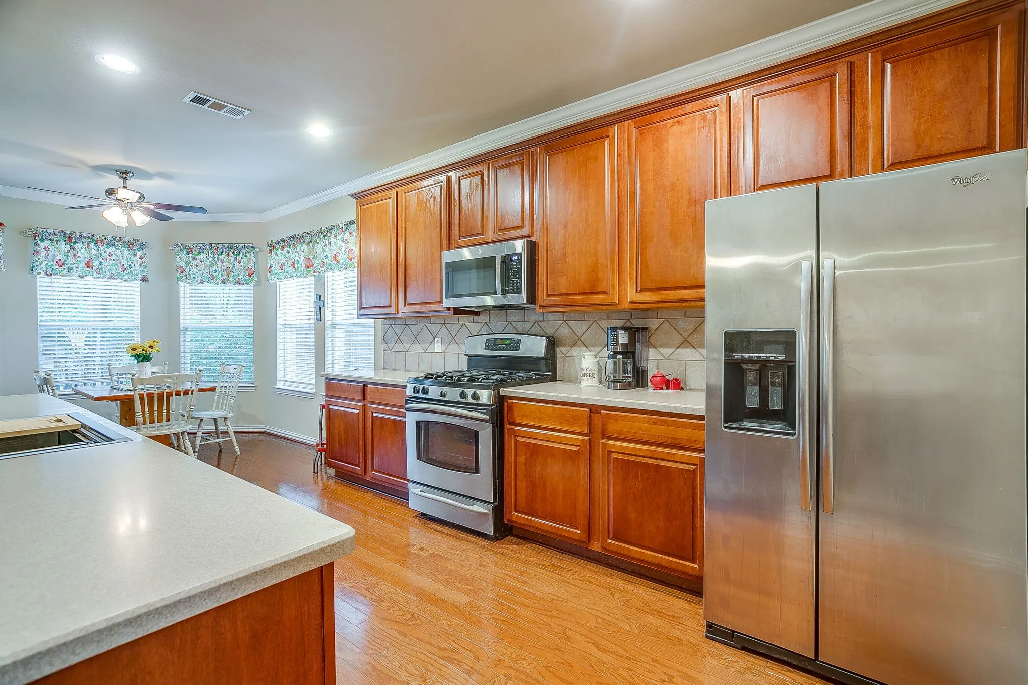 Single Family Residence For Sale in Johnson County , 2952 Masters Court S, Burleson, Texas 76028, 4 Bedroom, 4 Bathroom, 3 Garage spaces, 3,341 Sqft, built in 2004, Price $530,000, mls#21257073, Real Estate Agent in Burleson, Homes For Sale in Johnson county, Homes For Sale in Burleson, Realtor in Burleson Texas, Real Estate Brokerage Independent Realty Texas, Luminita Cordes Realtor