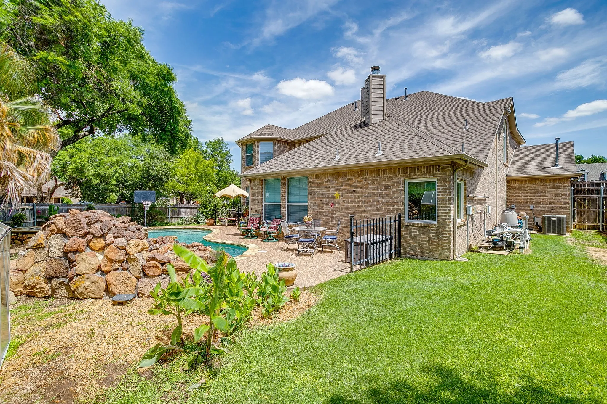 Single Family Residence For Sale in Johnson County , 2952 Masters Court S, Burleson, Texas 76028, 4 Bedroom, 4 Bathroom, 3 Garage spaces, 3,341 Sqft, built in 2004, Price $530,000, mls#21257073, Real Estate Agent in Burleson, Homes For Sale in Johnson county, Homes For Sale in Burleson, Realtor in Burleson Texas, Real Estate Brokerage Independent Realty Texas, Luminita Cordes Realtor