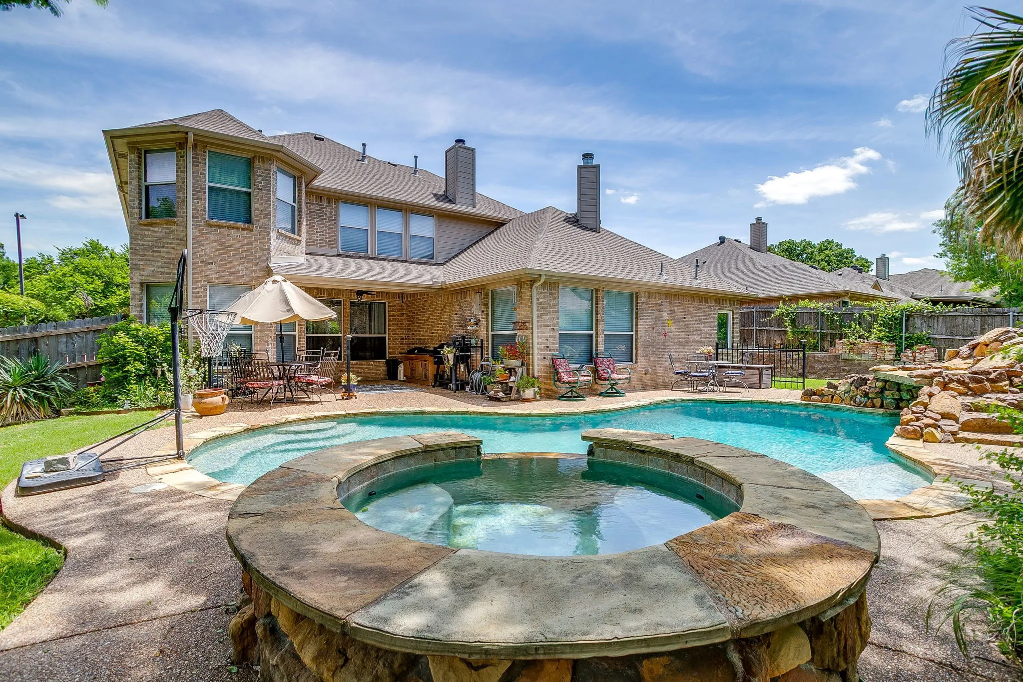 Single Family Residence For Sale in Johnson County , 2952 Masters Court S, Burleson, Texas 76028, 4 Bedroom, 4 Bathroom, 3 Garage spaces, 3,341 Sqft, built in 2004, Price $530,000, mls#21257073, Real Estate Agent in Burleson, Homes For Sale in Johnson county, Homes For Sale in Burleson, Realtor in Burleson Texas, Real Estate Brokerage Independent Realty Texas, Luminita Cordes Realtor