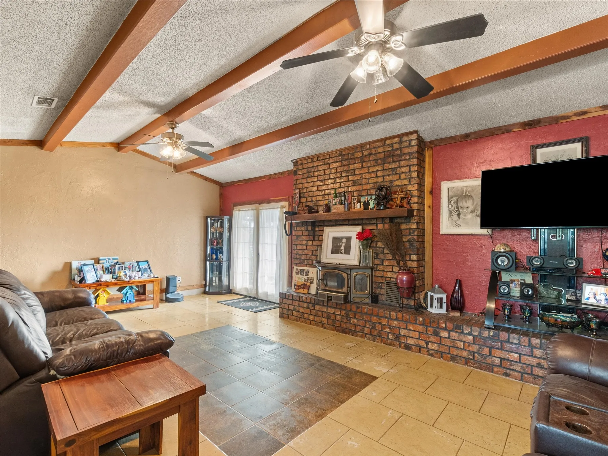 Farm For Sale in Morris County , 571 County Road, Daingerfield, Texas 75638, 3 Bedroom, 3 Bathroom, Garage spaces, 2,378 Sqft, built in 1979, Preowned, mls#21257348, Real Estate Agent in Daingerfield, Homes For Sale in Morris county, Homes For Sale in Daingerfield, Realtor in Daingerfield Texas, Real Estate Brokerage Independent Realty Texas, Luminita Cordes Realtor