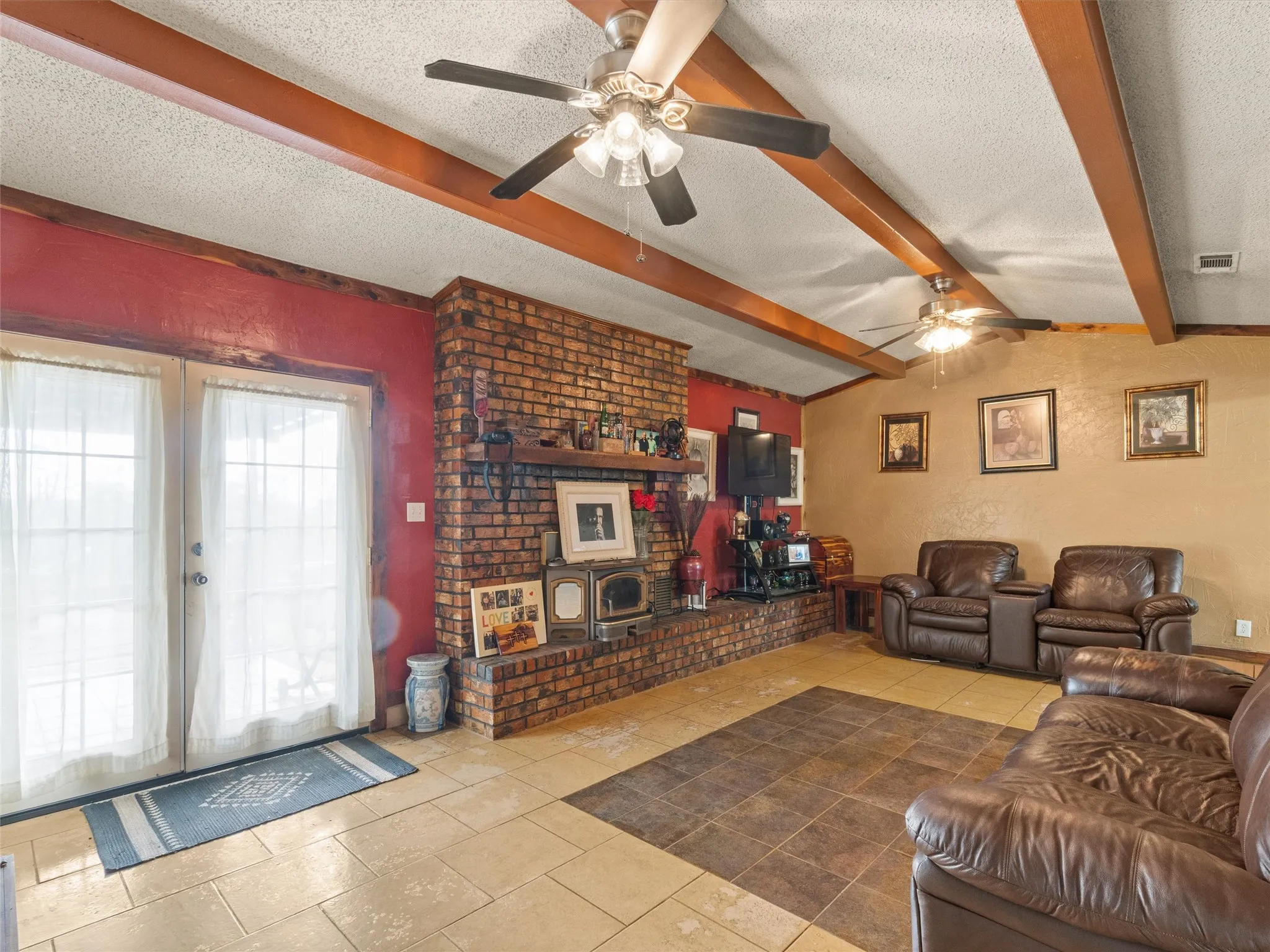 Farm For Sale in Morris County , 571 County Road, Daingerfield, Texas 75638, 3 Bedroom, 3 Bathroom, Garage spaces, 2,378 Sqft, built in 1979, Preowned, mls#21257348, Real Estate Agent in Daingerfield, Homes For Sale in Morris county, Homes For Sale in Daingerfield, Realtor in Daingerfield Texas, Real Estate Brokerage Independent Realty Texas, Luminita Cordes Realtor