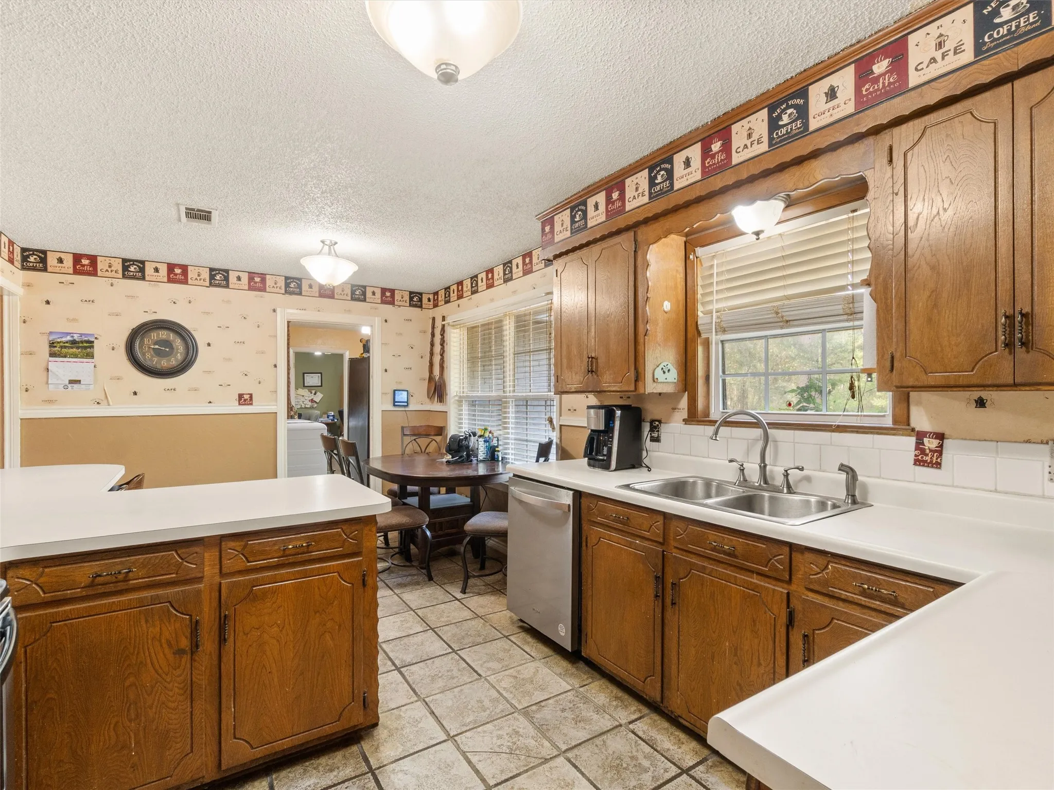 Farm For Sale in Morris County , 571 County Road, Daingerfield, Texas 75638, 3 Bedroom, 3 Bathroom, Garage spaces, 2,378 Sqft, built in 1979, Preowned, mls#21257348, Real Estate Agent in Daingerfield, Homes For Sale in Morris county, Homes For Sale in Daingerfield, Realtor in Daingerfield Texas, Real Estate Brokerage Independent Realty Texas, Luminita Cordes Realtor