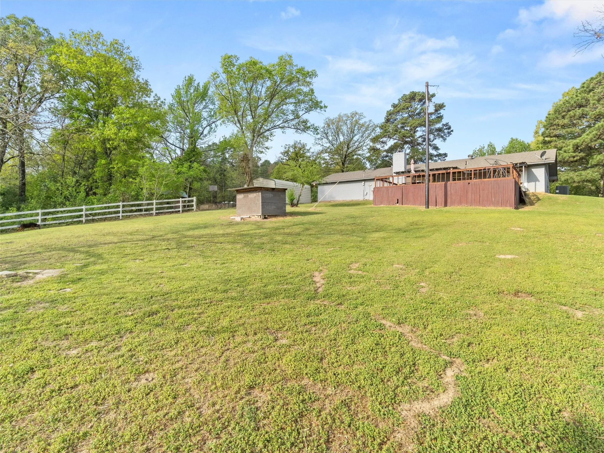 Farm For Sale in Morris County , 571 County Road, Daingerfield, Texas 75638, 3 Bedroom, 3 Bathroom, Garage spaces, 2,378 Sqft, built in 1979, Preowned, mls#21257348, Real Estate Agent in Daingerfield, Homes For Sale in Morris county, Homes For Sale in Daingerfield, Realtor in Daingerfield Texas, Real Estate Brokerage Independent Realty Texas, Luminita Cordes Realtor