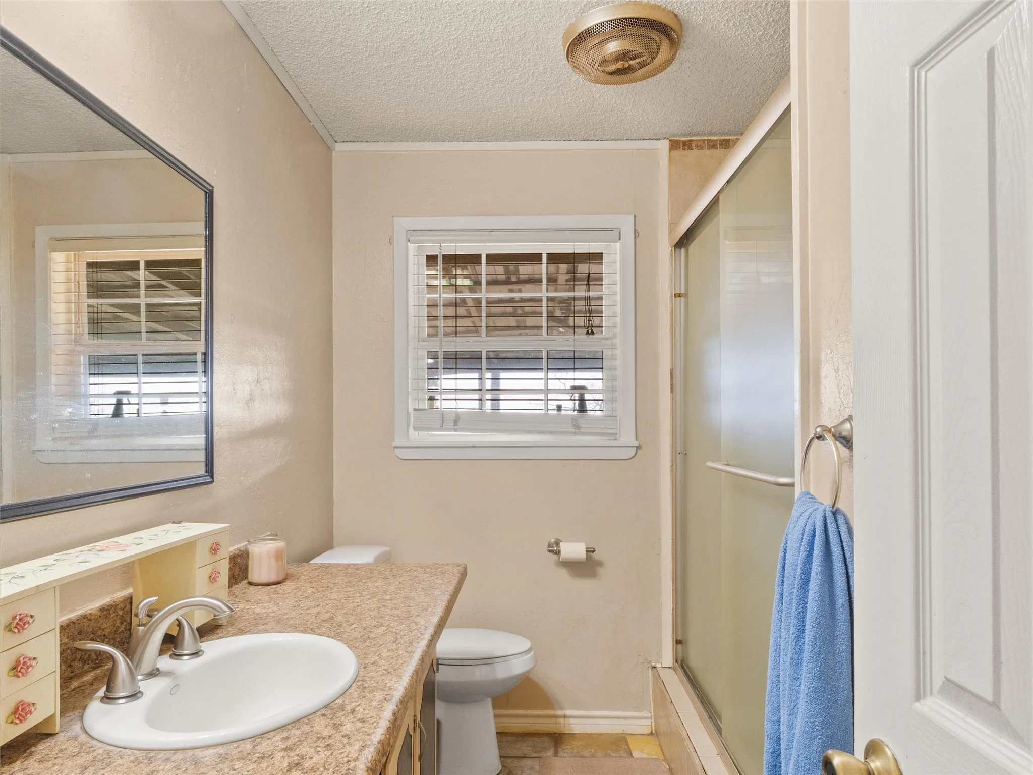 Farm For Sale in Morris County , 571 County Road, Daingerfield, Texas 75638, 3 Bedroom, 3 Bathroom, Garage spaces, 2,378 Sqft, built in 1979, Preowned, mls#21257348, Real Estate Agent in Daingerfield, Homes For Sale in Morris county, Homes For Sale in Daingerfield, Realtor in Daingerfield Texas, Real Estate Brokerage Independent Realty Texas, Luminita Cordes Realtor