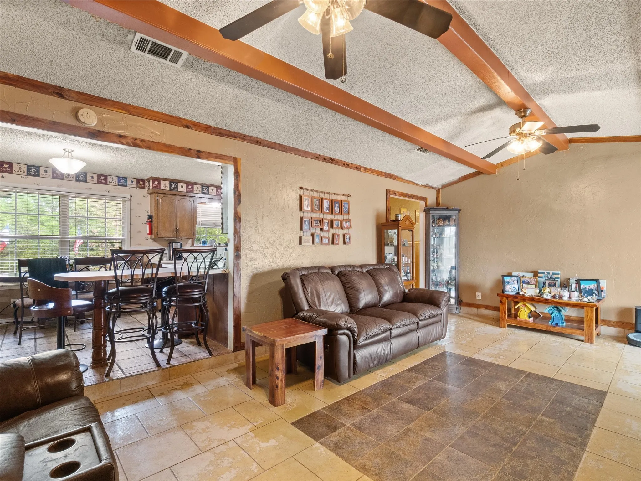 Farm For Sale in Morris County , 571 County Road, Daingerfield, Texas 75638, 3 Bedroom, 3 Bathroom, Garage spaces, 2,378 Sqft, built in 1979, Preowned, mls#21257348, Real Estate Agent in Daingerfield, Homes For Sale in Morris county, Homes For Sale in Daingerfield, Realtor in Daingerfield Texas, Real Estate Brokerage Independent Realty Texas, Luminita Cordes Realtor