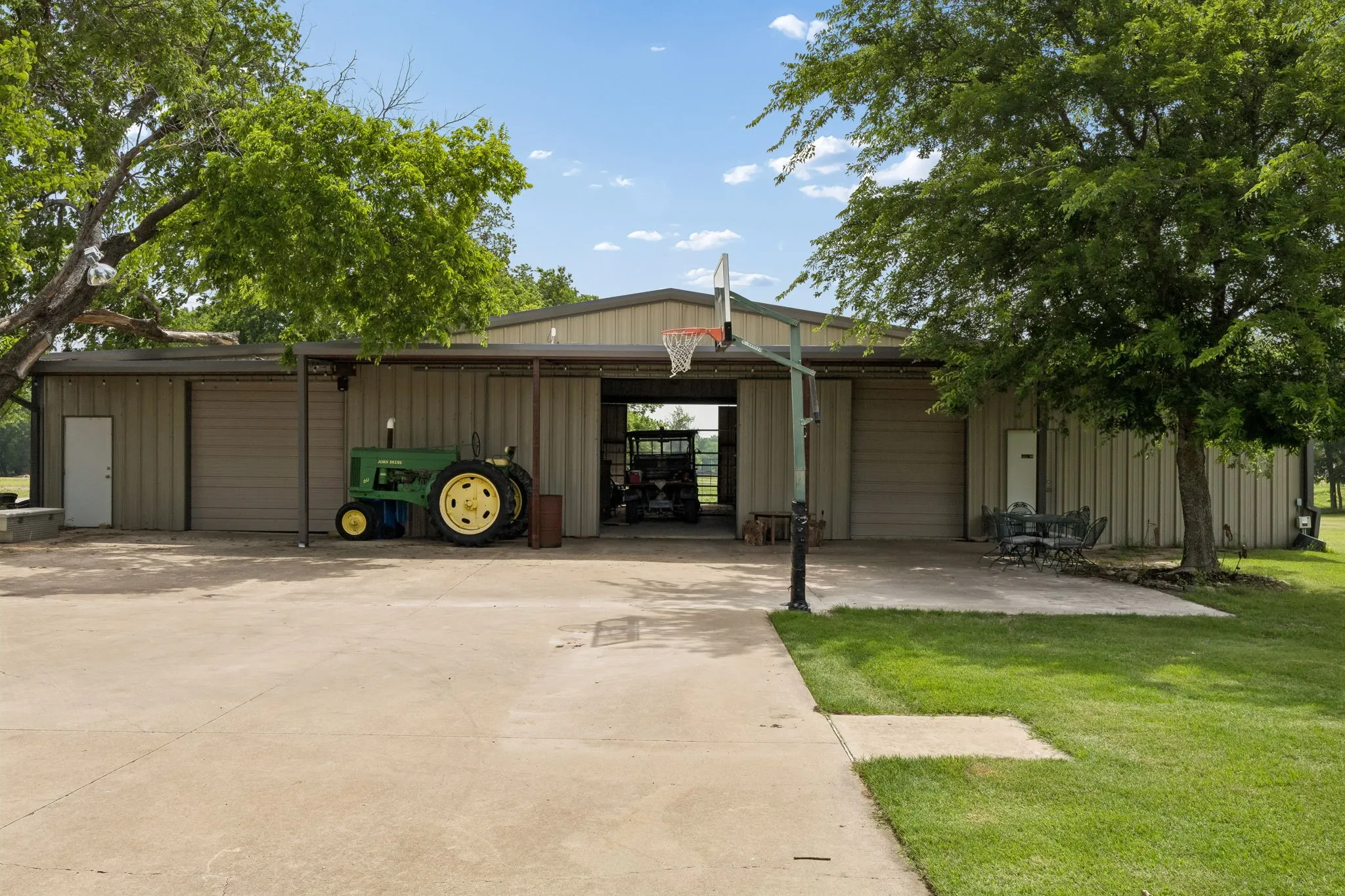 Single Family Residence For Sale in Rockwall County , 1043 Anna Cade Road, Rockwall, Texas 75087, 5 Bedrooms, 5 Bathrooms, 3 Garage spaces, 5,236 Sqft, built in 1994, Price $1,925,000, mls#21257172, Real Estate Agent in Rockwall, Homes For Sale in Rockwall county, Homes For Sale in Rockwall, Realtor in Rockwall Texas, Real Estate Brokerage Independent Realty Texas, Luminita Cordes Realtor