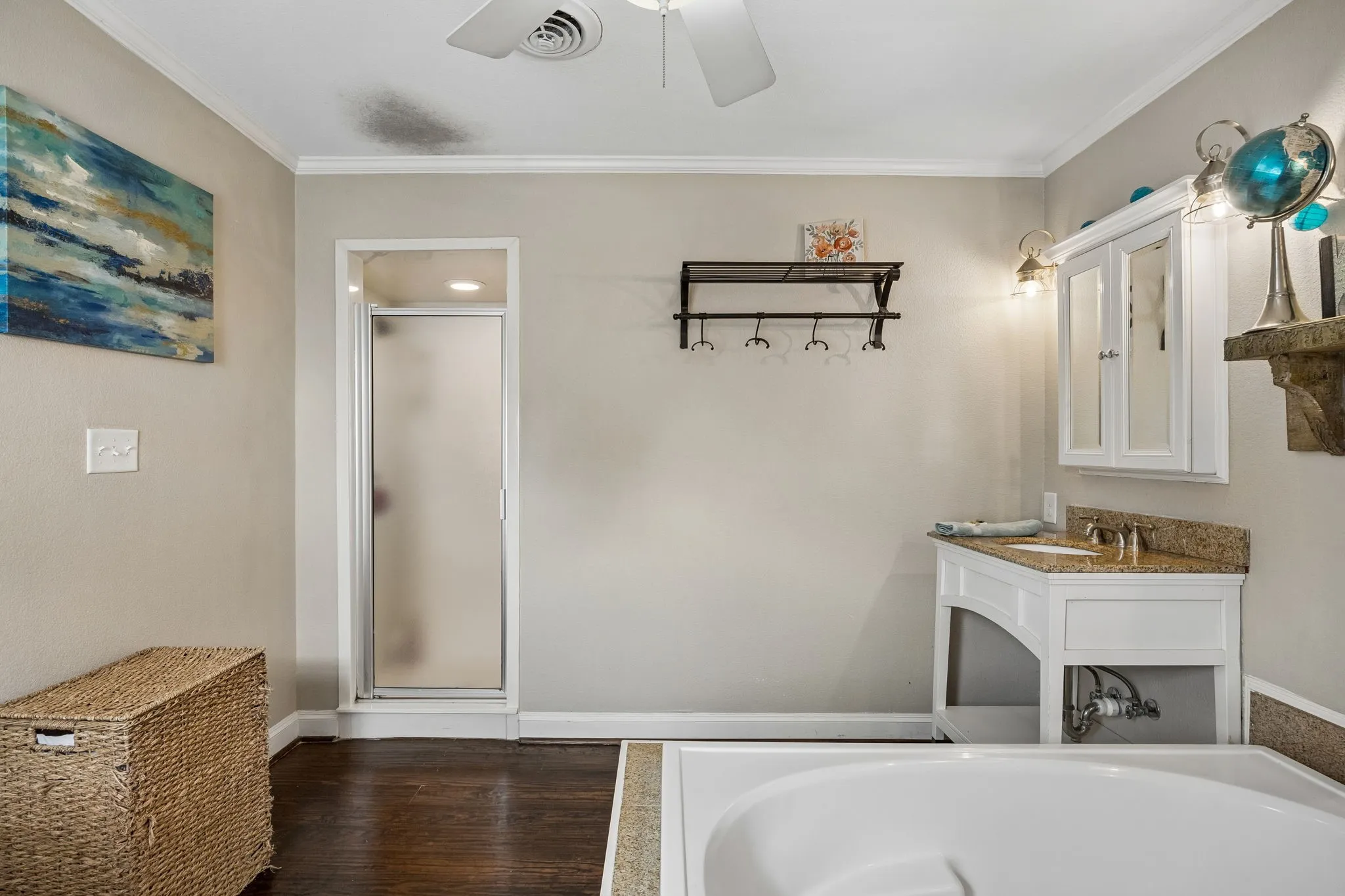 Single Family Residence For Sale in Rockwall County , 1043 Anna Cade Road, Rockwall, Texas 75087, 5 Bedrooms, 5 Bathrooms, 3 Garage spaces, 5,236 Sqft, built in 1994, Price $1,925,000, mls#21257172, Real Estate Agent in Rockwall, Homes For Sale in Rockwall county, Homes For Sale in Rockwall, Realtor in Rockwall Texas, Real Estate Brokerage Independent Realty Texas, Luminita Cordes Realtor
