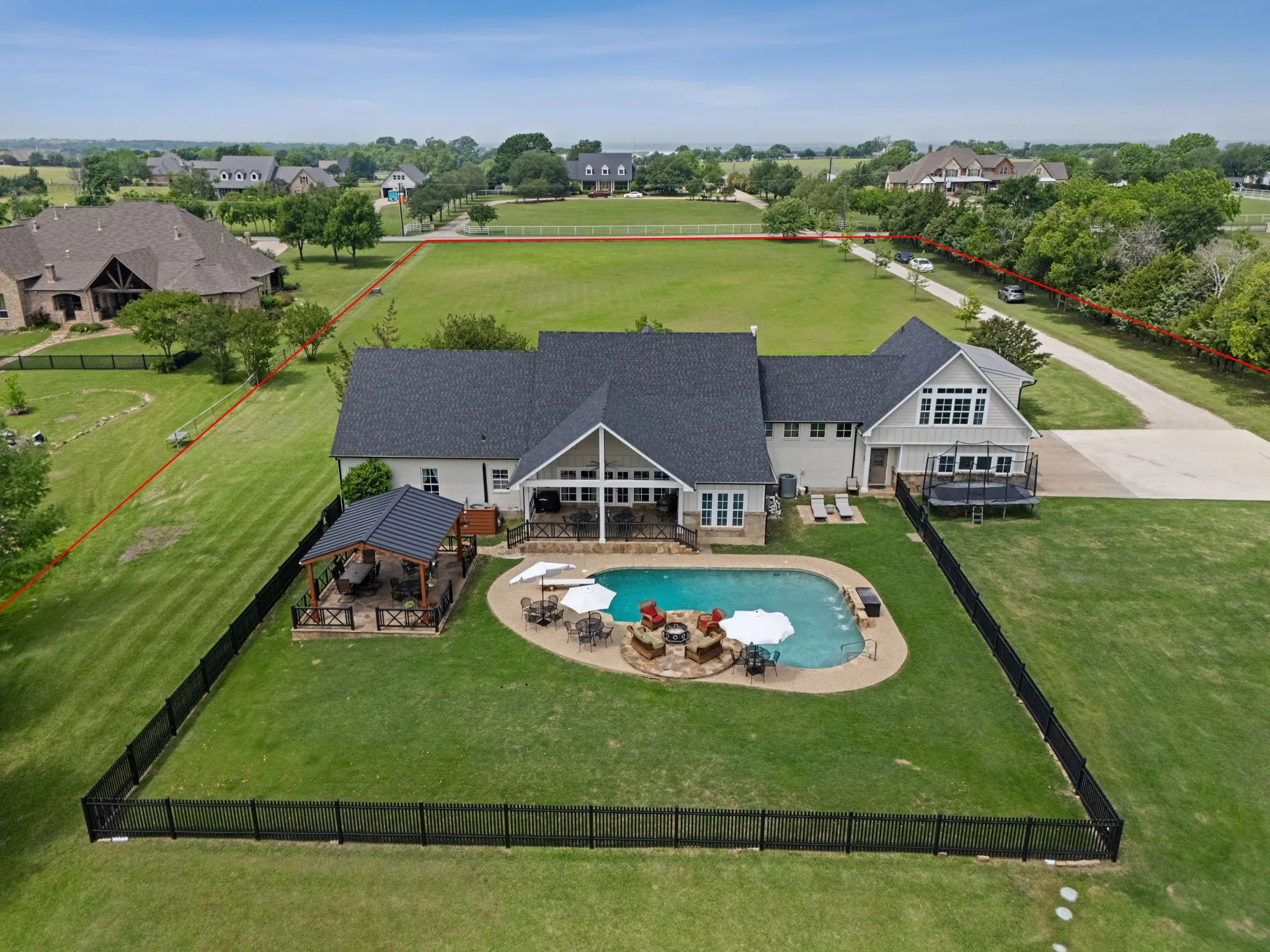 Single Family Residence For Sale in Rockwall County , 1043 Anna Cade Road, Rockwall, Texas 75087, 5 Bedrooms, 5 Bathrooms, 3 Garage spaces, 5,236 Sqft, built in 1994, Price $1,925,000, mls#21257172, Real Estate Agent in Rockwall, Homes For Sale in Rockwall county, Homes For Sale in Rockwall, Realtor in Rockwall Texas, Real Estate Brokerage Independent Realty Texas, Luminita Cordes Realtor