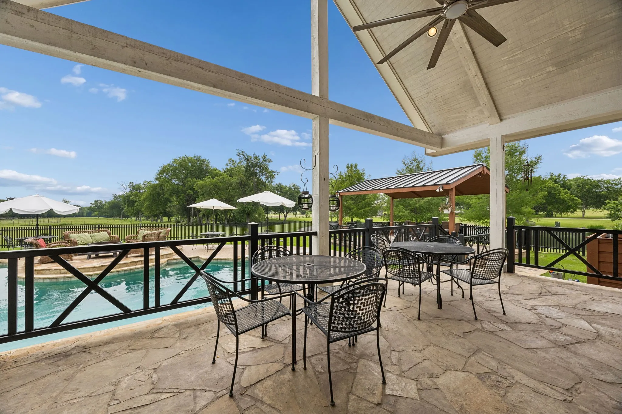 Single Family Residence For Sale in Rockwall County , 1043 Anna Cade Road, Rockwall, Texas 75087, 5 Bedrooms, 5 Bathrooms, 3 Garage spaces, 5,236 Sqft, built in 1994, Price $1,925,000, mls#21257172, Real Estate Agent in Rockwall, Homes For Sale in Rockwall county, Homes For Sale in Rockwall, Realtor in Rockwall Texas, Real Estate Brokerage Independent Realty Texas, Luminita Cordes Realtor