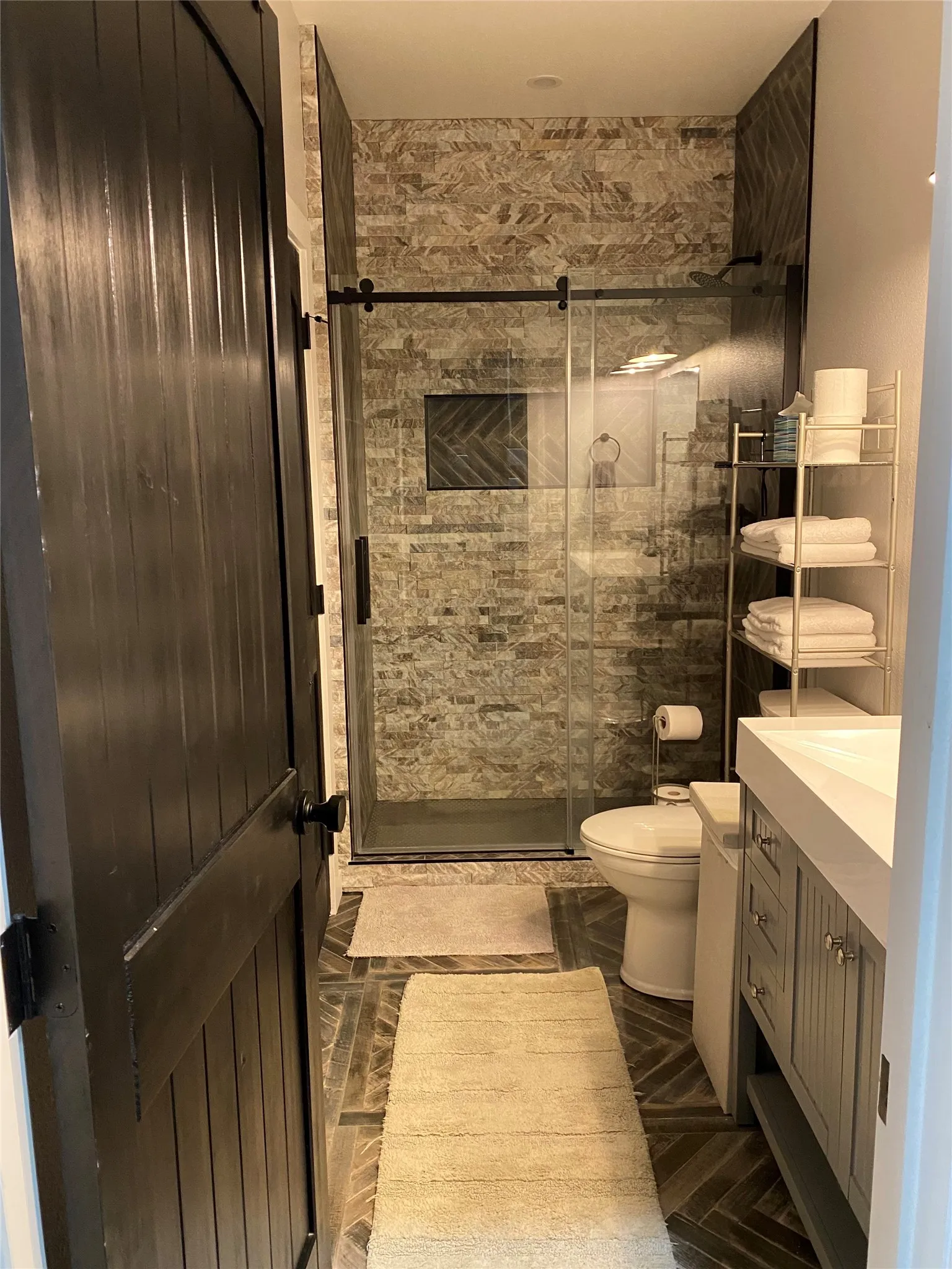 Single Family Residence For Sale in Rockwall County , 1043 Anna Cade Road, Rockwall, Texas 75087, 5 Bedrooms, 5 Bathrooms, 3 Garage spaces, 5,236 Sqft, built in 1994, Price $1,925,000, mls#21257172, Real Estate Agent in Rockwall, Homes For Sale in Rockwall county, Homes For Sale in Rockwall, Realtor in Rockwall Texas, Real Estate Brokerage Independent Realty Texas, Luminita Cordes Realtor