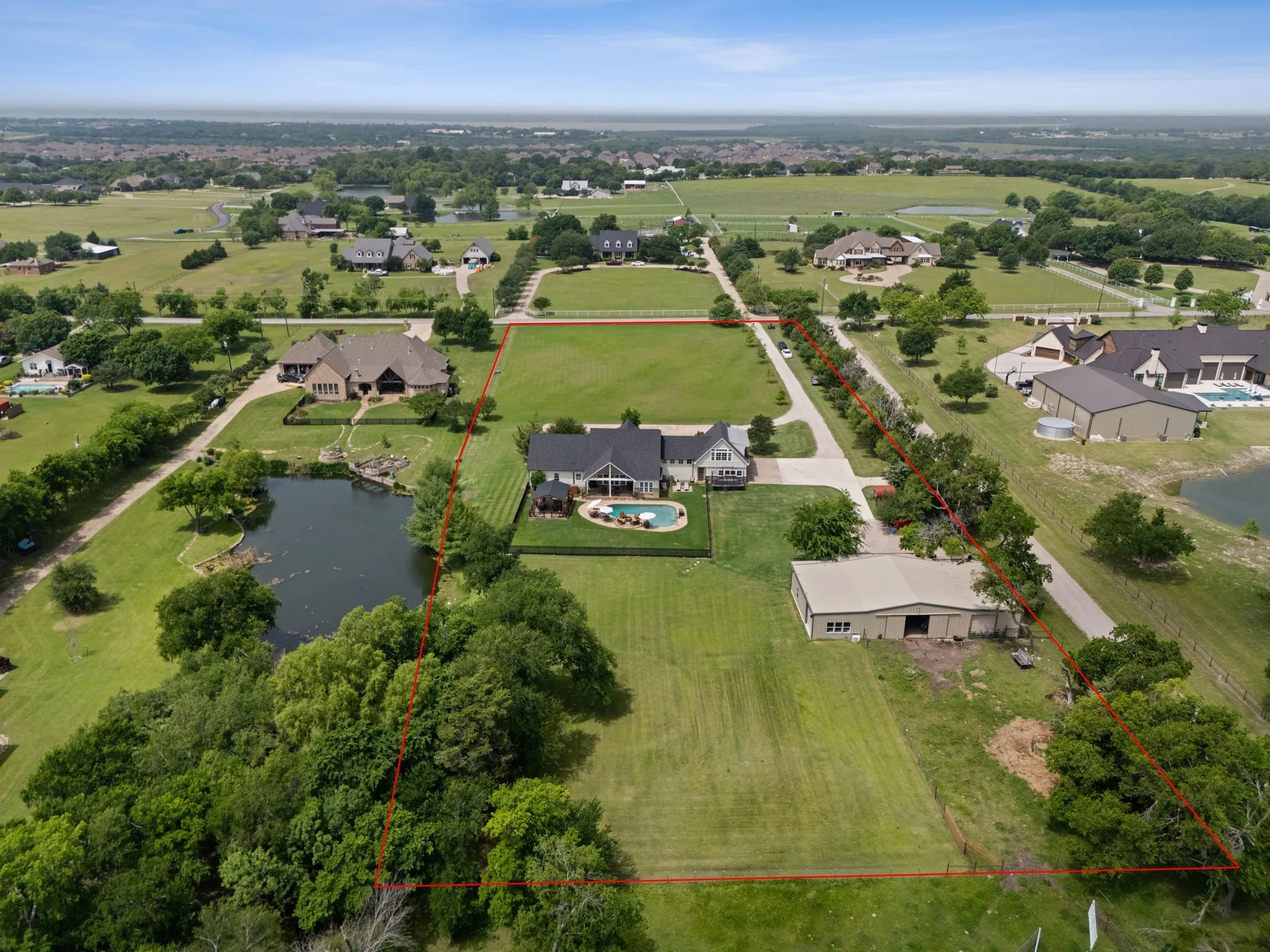 Single Family Residence For Sale in Rockwall County , 1043 Anna Cade Road, Rockwall, Texas 75087, 5 Bedrooms, 5 Bathrooms, 3 Garage spaces, 5,236 Sqft, built in 1994, Price $1,925,000, mls#21257172, Real Estate Agent in Rockwall, Homes For Sale in Rockwall county, Homes For Sale in Rockwall, Realtor in Rockwall Texas, Real Estate Brokerage Independent Realty Texas, Luminita Cordes Realtor