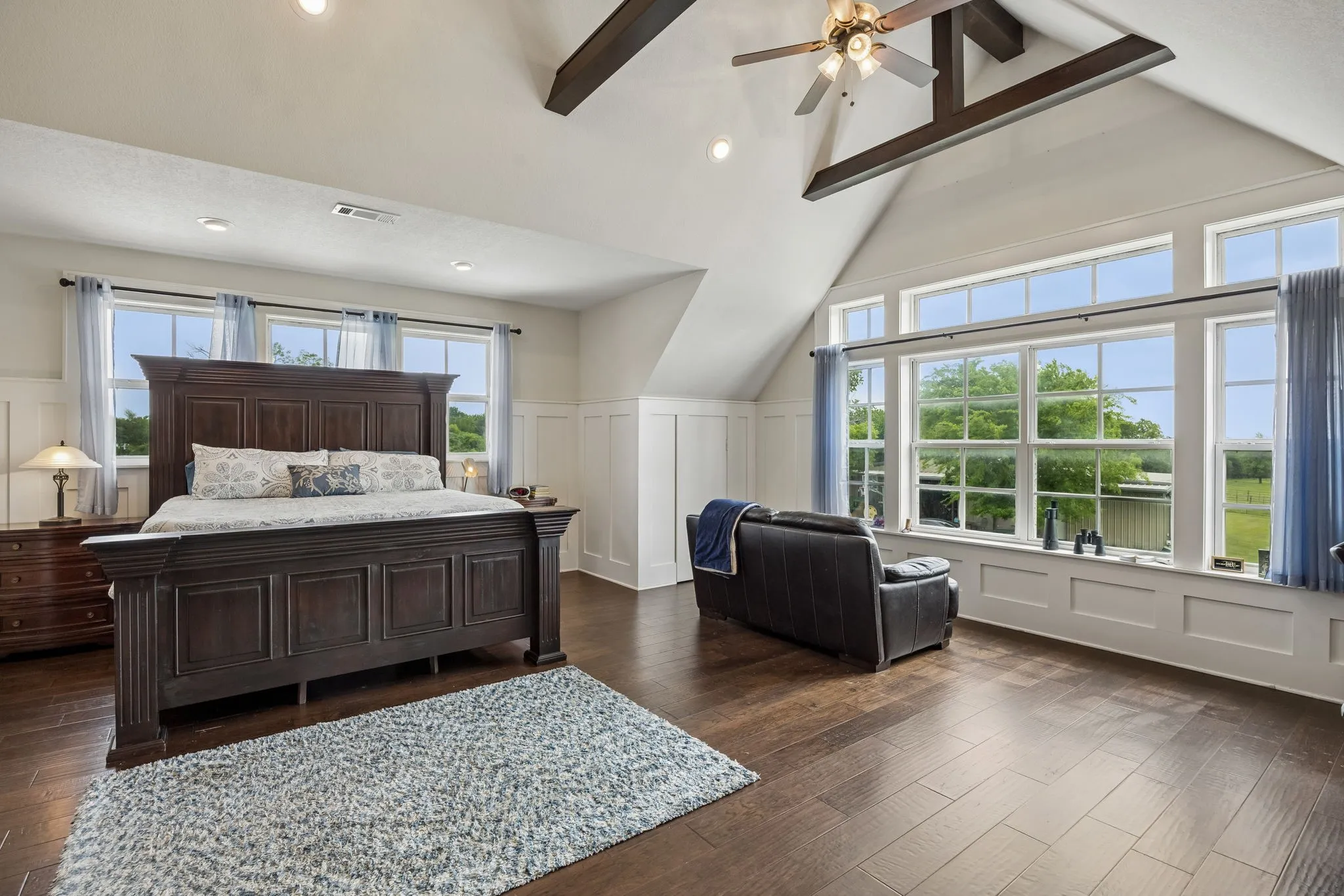 Single Family Residence For Sale in Rockwall County , 1043 Anna Cade Road, Rockwall, Texas 75087, 5 Bedrooms, 5 Bathrooms, 3 Garage spaces, 5,236 Sqft, built in 1994, Price $1,925,000, mls#21257172, Real Estate Agent in Rockwall, Homes For Sale in Rockwall county, Homes For Sale in Rockwall, Realtor in Rockwall Texas, Real Estate Brokerage Independent Realty Texas, Luminita Cordes Realtor