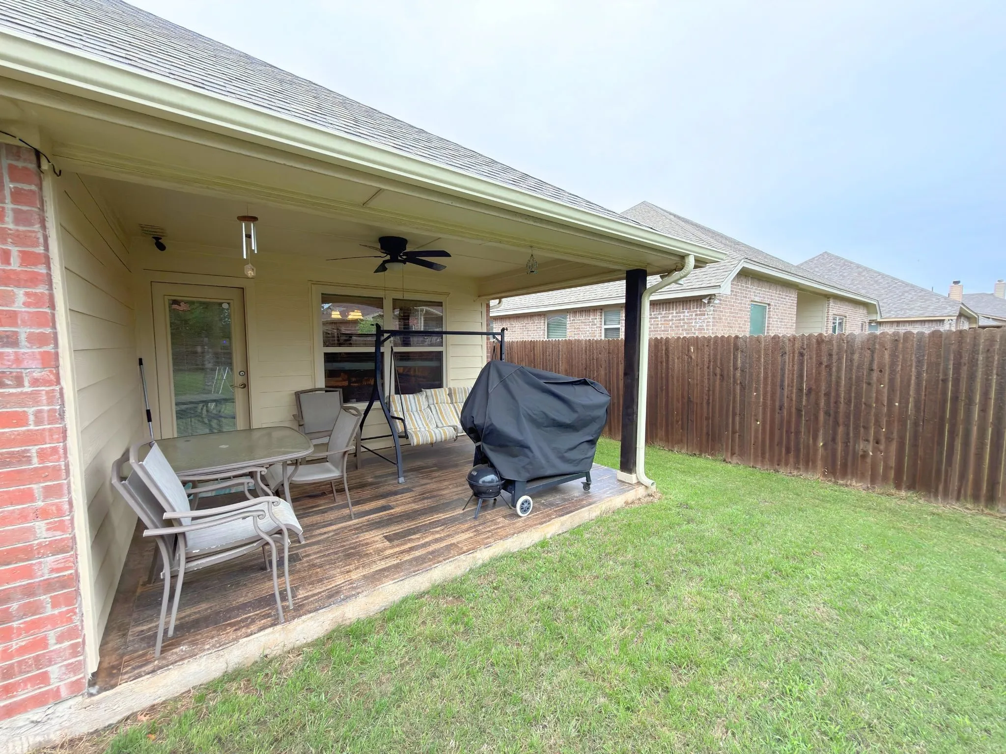 Single Family Residence For Sale in Hood County , 109 Donna Circle, Granbury, Texas 76049, 3 Bedroom, 2 Bathroom, 2 Garage spaces, 1,813 Sqft, built in 2015, Preowned, mls#21249026, Real Estate Agent in Granbury, Homes For Sale in Hood county, Homes For Sale in Granbury, Realtor in Granbury Texas, Real Estate Brokerage Independent Realty Texas, Luminita Cordes Realtor