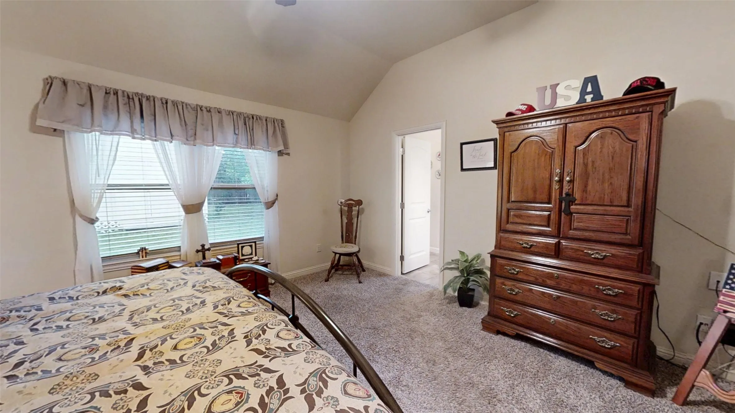 Single Family Residence For Sale in Hood County , 109 Donna Circle, Granbury, Texas 76049, 3 Bedroom, 2 Bathroom, 2 Garage spaces, 1,813 Sqft, built in 2015, Preowned, mls#21249026, Real Estate Agent in Granbury, Homes For Sale in Hood county, Homes For Sale in Granbury, Realtor in Granbury Texas, Real Estate Brokerage Independent Realty Texas, Luminita Cordes Realtor