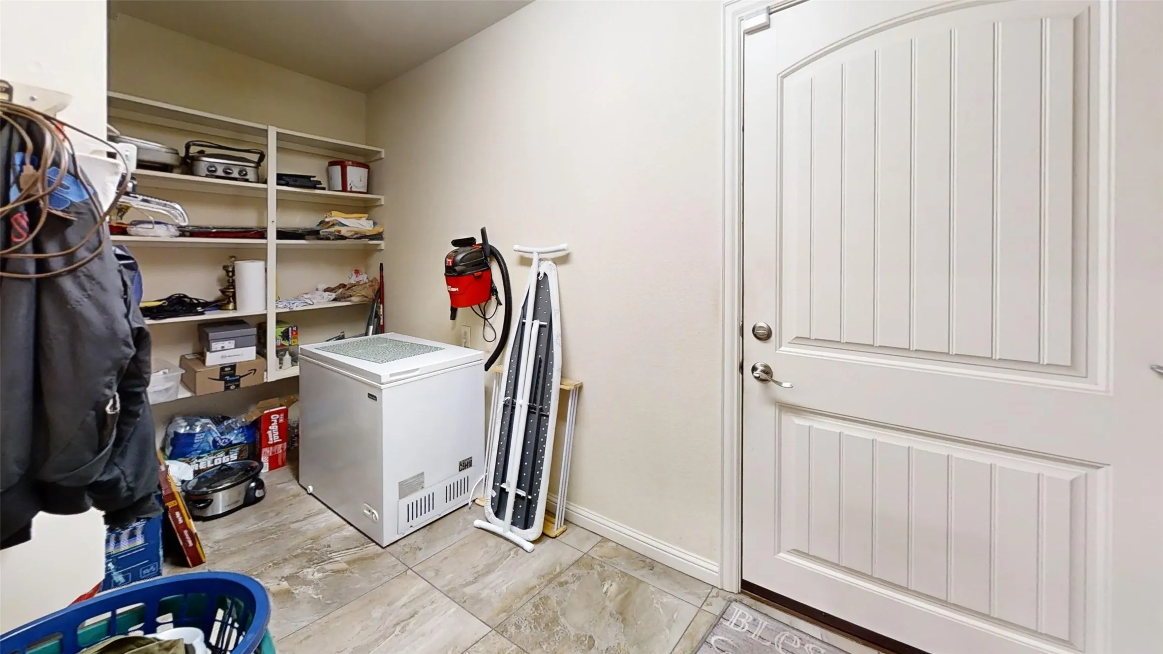 Single Family Residence For Sale in Hood County , 109 Donna Circle, Granbury, Texas 76049, 3 Bedroom, 2 Bathroom, 2 Garage spaces, 1,813 Sqft, built in 2015, Preowned, mls#21249026, Real Estate Agent in Granbury, Homes For Sale in Hood county, Homes For Sale in Granbury, Realtor in Granbury Texas, Real Estate Brokerage Independent Realty Texas, Luminita Cordes Realtor