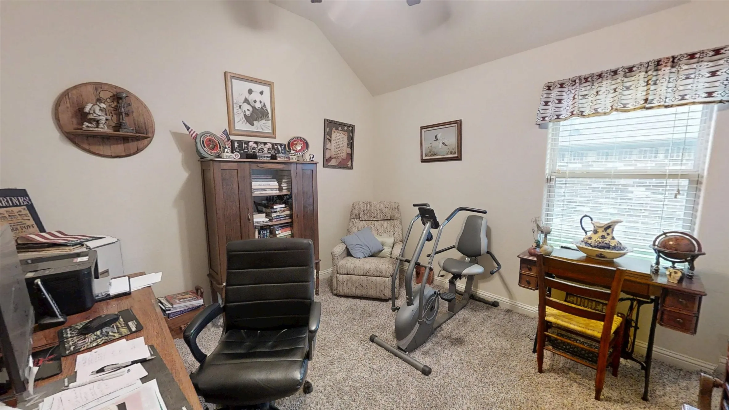 Single Family Residence For Sale in Hood County , 109 Donna Circle, Granbury, Texas 76049, 3 Bedroom, 2 Bathroom, 2 Garage spaces, 1,813 Sqft, built in 2015, Preowned, mls#21249026, Real Estate Agent in Granbury, Homes For Sale in Hood county, Homes For Sale in Granbury, Realtor in Granbury Texas, Real Estate Brokerage Independent Realty Texas, Luminita Cordes Realtor
