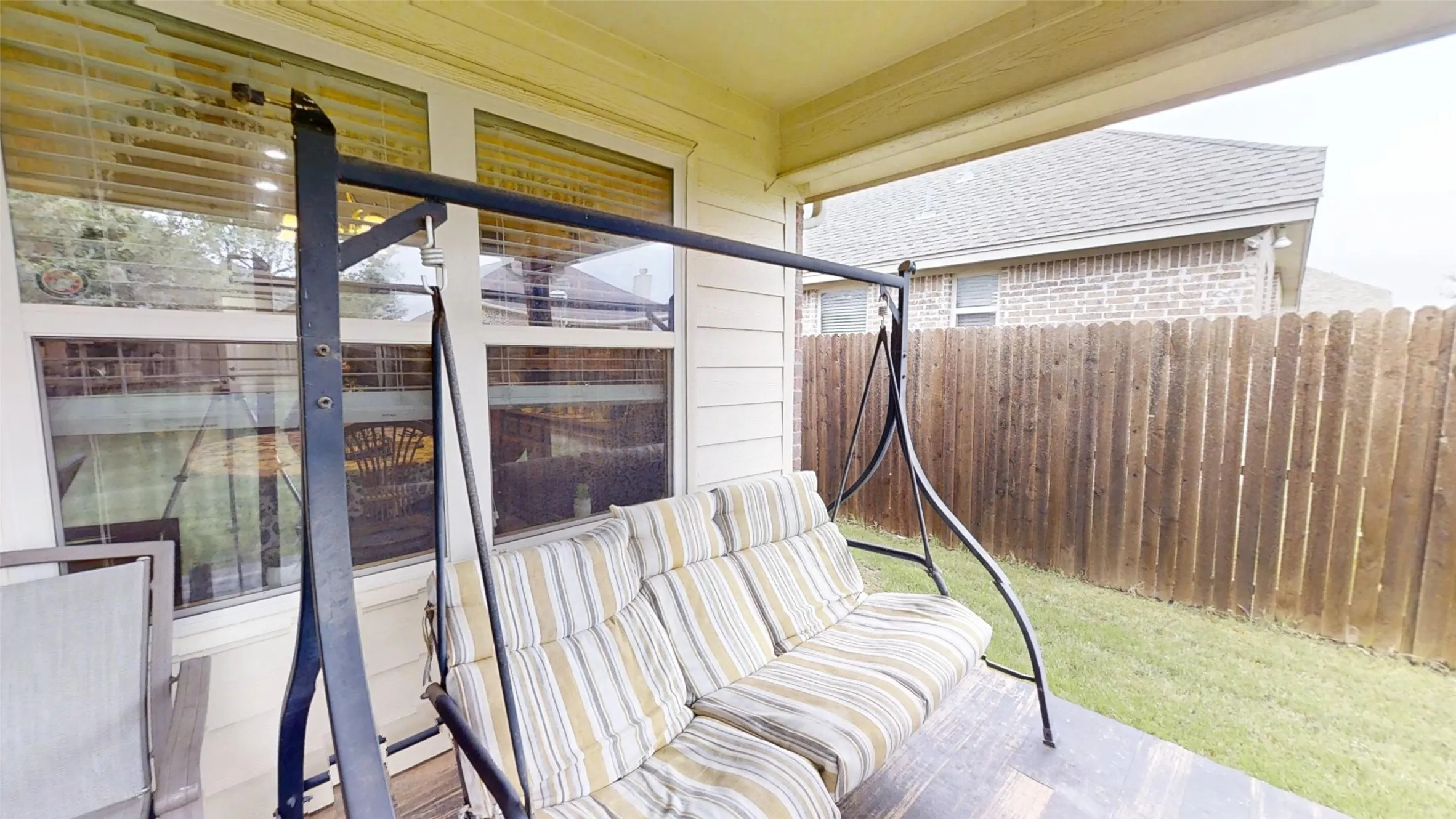 Single Family Residence For Sale in Hood County , 109 Donna Circle, Granbury, Texas 76049, 3 Bedroom, 2 Bathroom, 2 Garage spaces, 1,813 Sqft, built in 2015, Preowned, mls#21249026, Real Estate Agent in Granbury, Homes For Sale in Hood county, Homes For Sale in Granbury, Realtor in Granbury Texas, Real Estate Brokerage Independent Realty Texas, Luminita Cordes Realtor