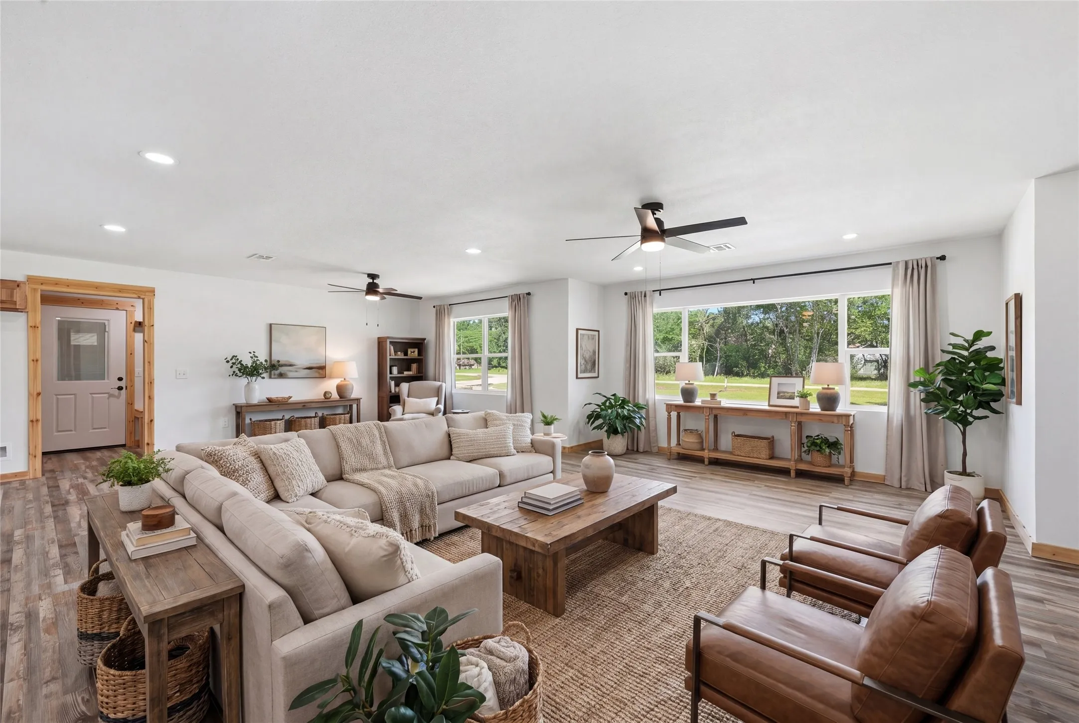 Single Family Residence For Sale in Falls County , 192 County Road 173, Marlin, Texas 76661, 3 Bedroom, 3 Bathroom, 2 Garage spaces, 1,974 Sqft, built in 1974, mls#21257360, Real Estate Agent in Marlin, Homes For Sale in Falls county, Homes For Sale in Marlin, Realtor in Marlin Texas, Real Estate Brokerage Independent Realty Texas, Luminita Cordes Realtor