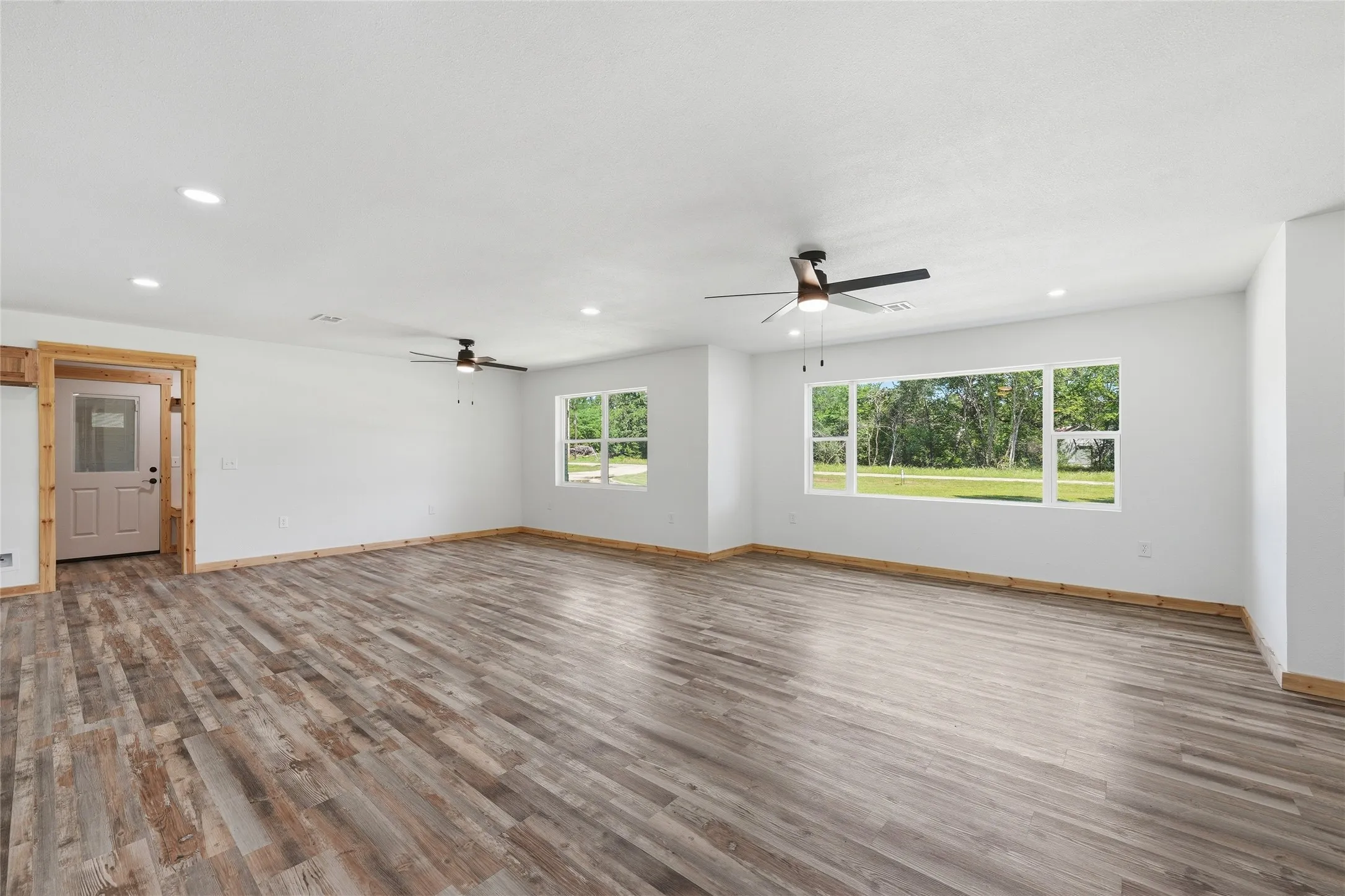 Single Family Residence For Sale in Falls County , 192 County Road 173, Marlin, Texas 76661, 3 Bedroom, 3 Bathroom, 2 Garage spaces, 1,974 Sqft, built in 1974, mls#21257360, Real Estate Agent in Marlin, Homes For Sale in Falls county, Homes For Sale in Marlin, Realtor in Marlin Texas, Real Estate Brokerage Independent Realty Texas, Luminita Cordes Realtor