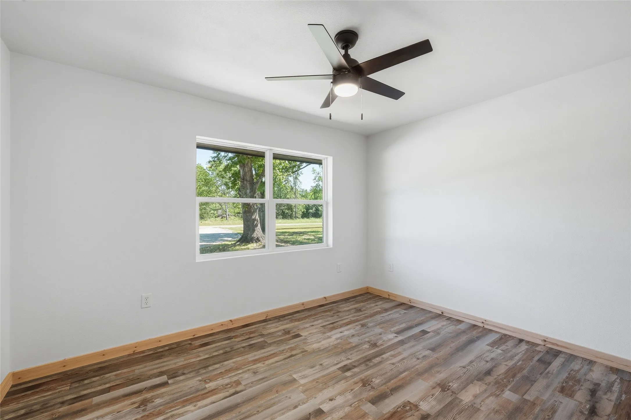 Single Family Residence For Sale in Falls County , 192 County Road 173, Marlin, Texas 76661, 3 Bedroom, 3 Bathroom, 2 Garage spaces, 1,974 Sqft, built in 1974, mls#21257360, Real Estate Agent in Marlin, Homes For Sale in Falls county, Homes For Sale in Marlin, Realtor in Marlin Texas, Real Estate Brokerage Independent Realty Texas, Luminita Cordes Realtor